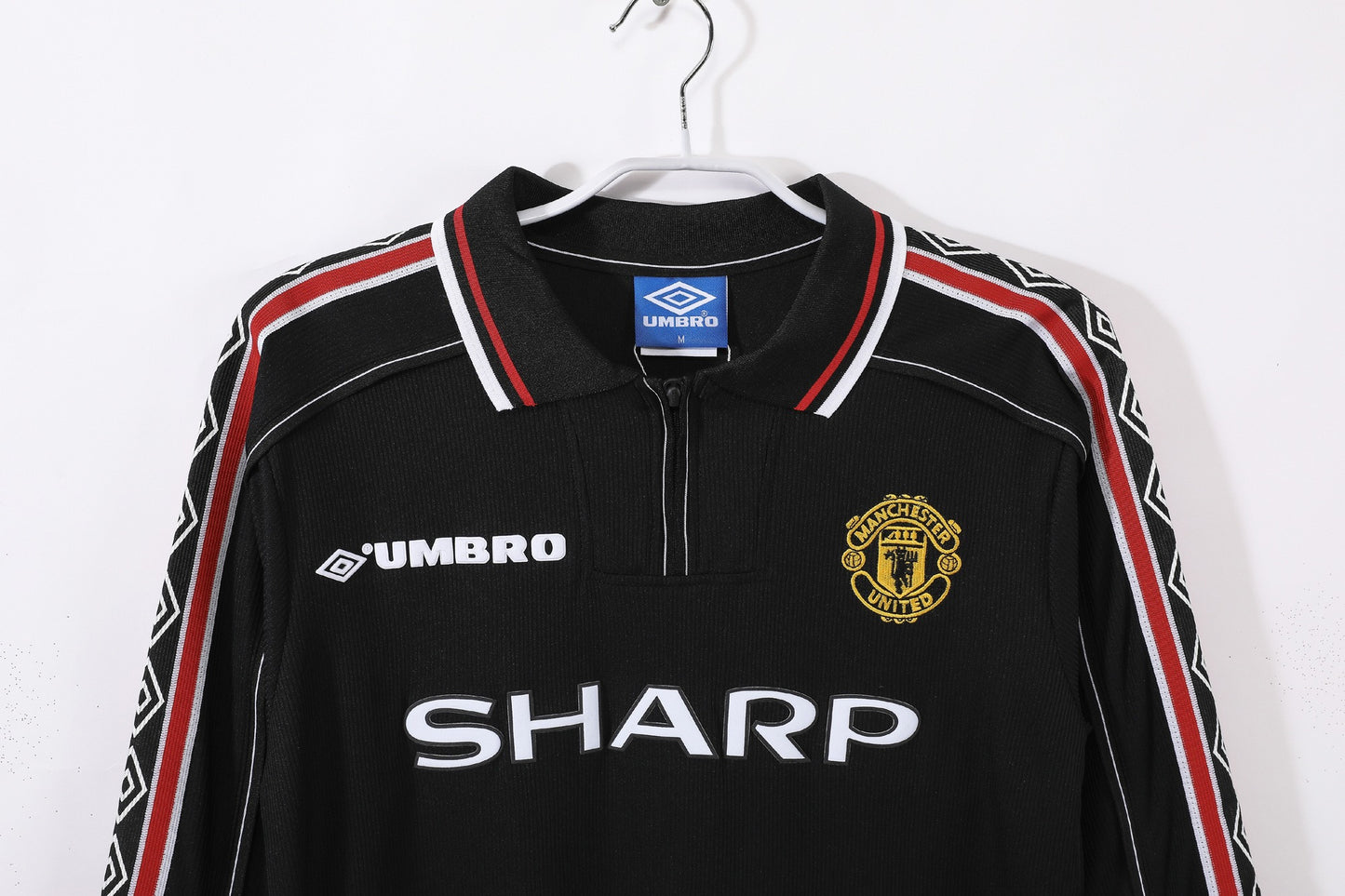 Maillot de football rétro Manchester United 1998-1999 extérieur noir manches longues
