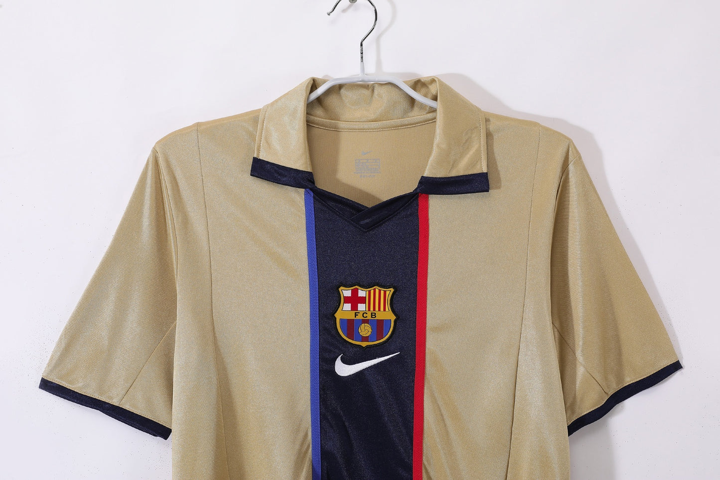 Camiseta de fútbol retro del Barcelona 2001-2002 de visitante