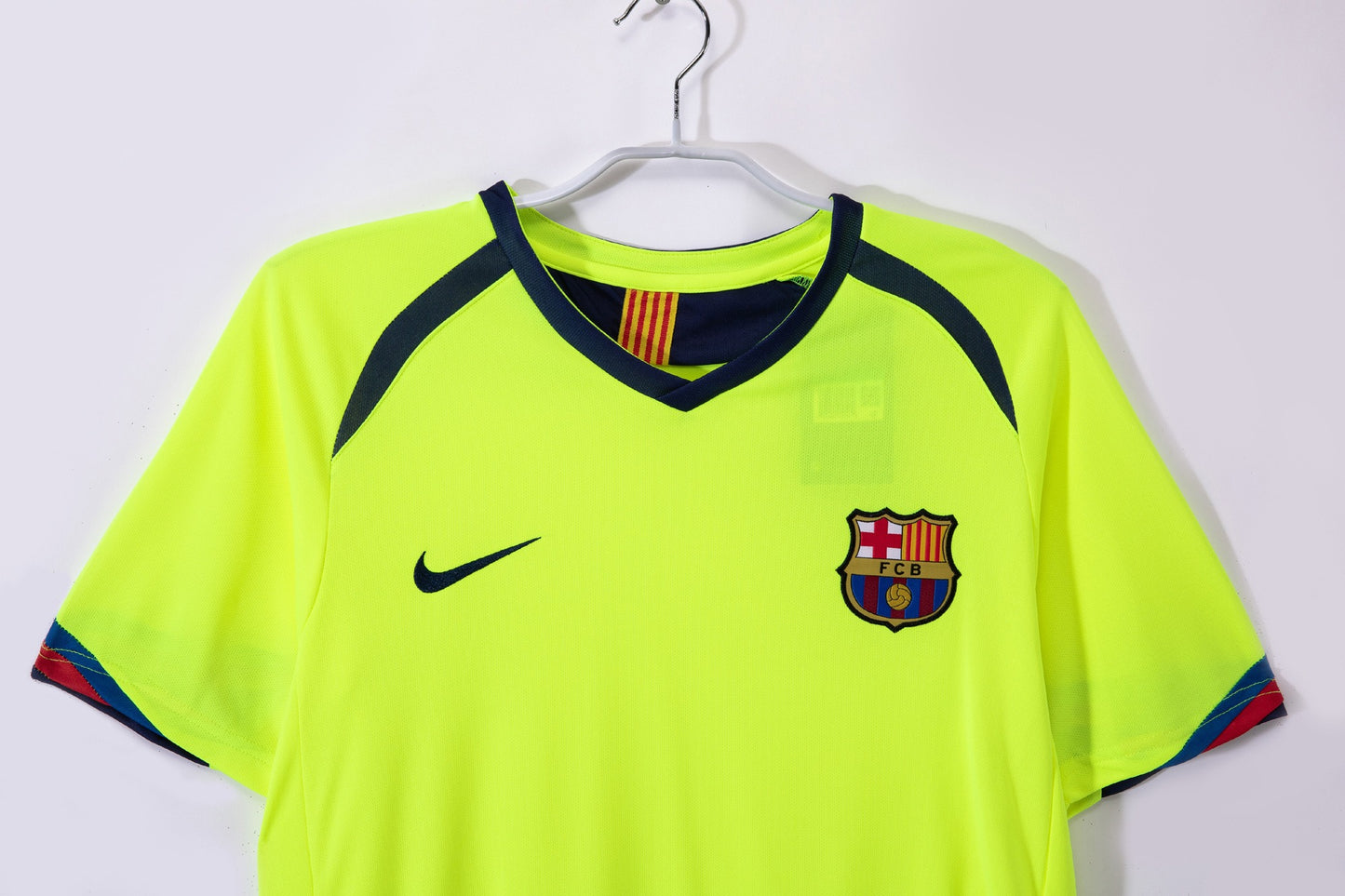 Camiseta Retro de Fútbol Visitante del Barcelona 2005-2006