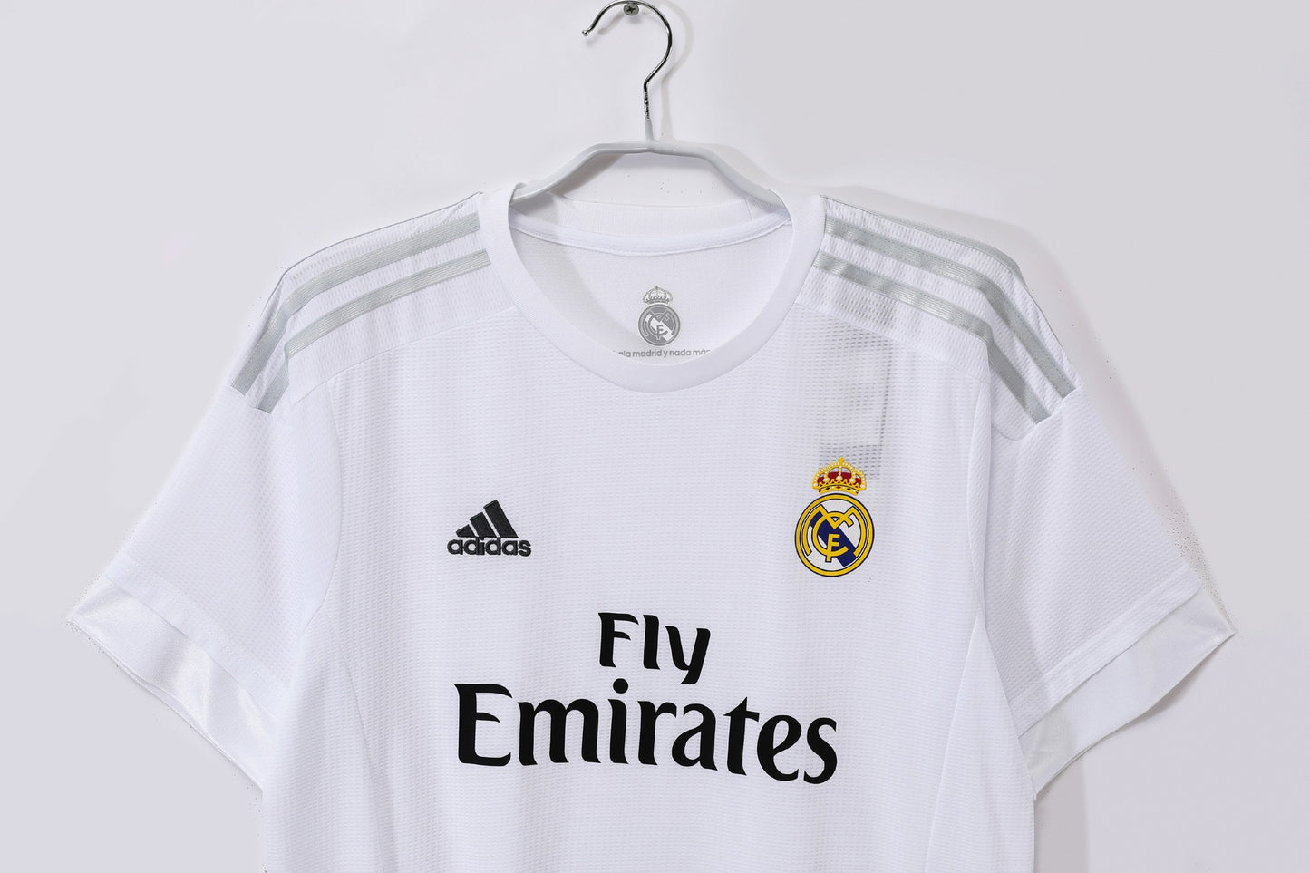 Camiseta de fútbol retro del Real Madrid 2015-2016 local