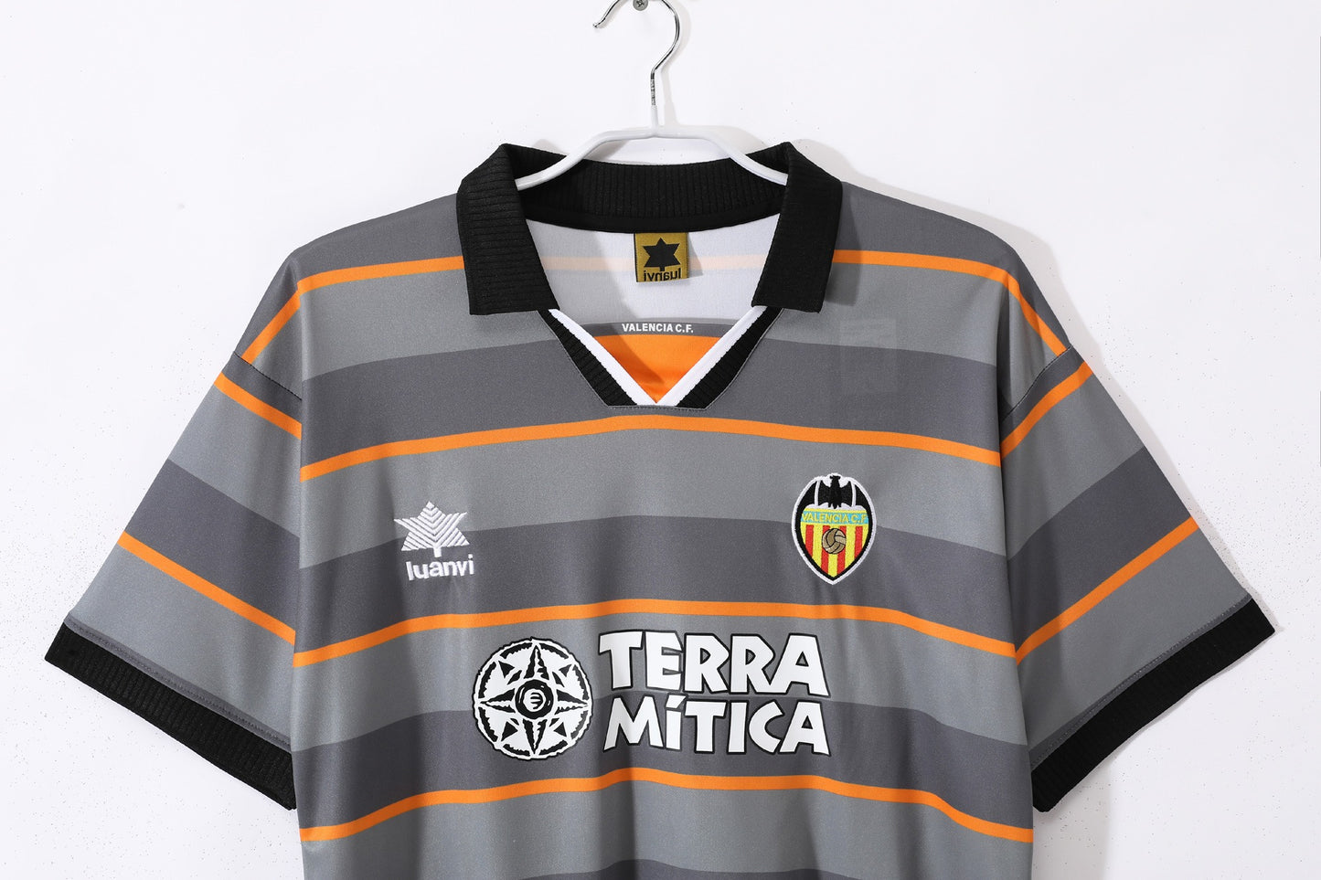 Valencia 1999-2000 Second Away Retro Football Shirt