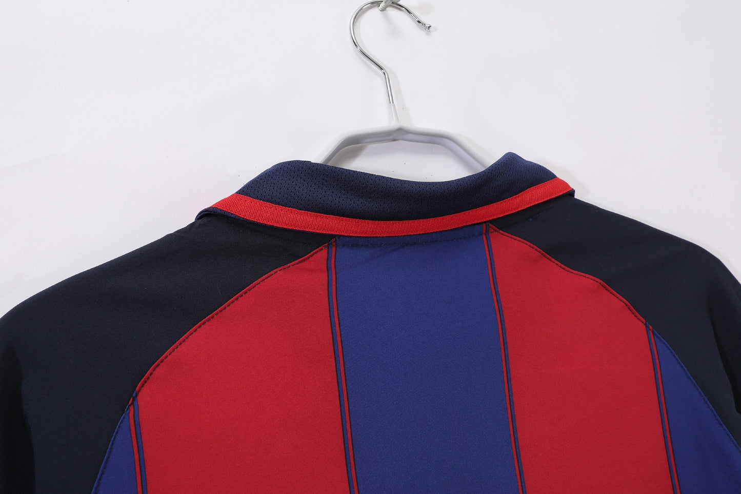 Barcelona 2003-2004 Home Retro Football Shirt