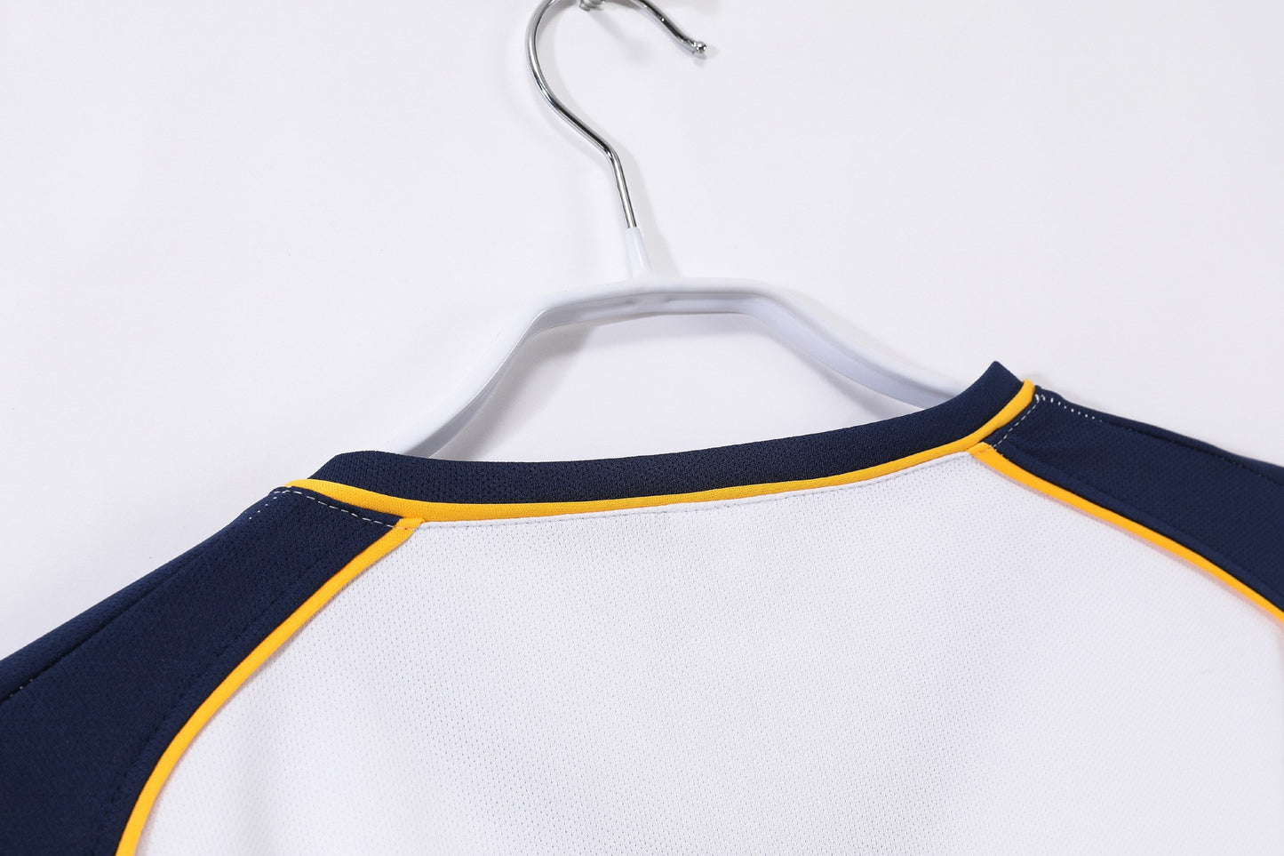 Camiseta retro de fútbol de visitante del Liverpool 2001-2002