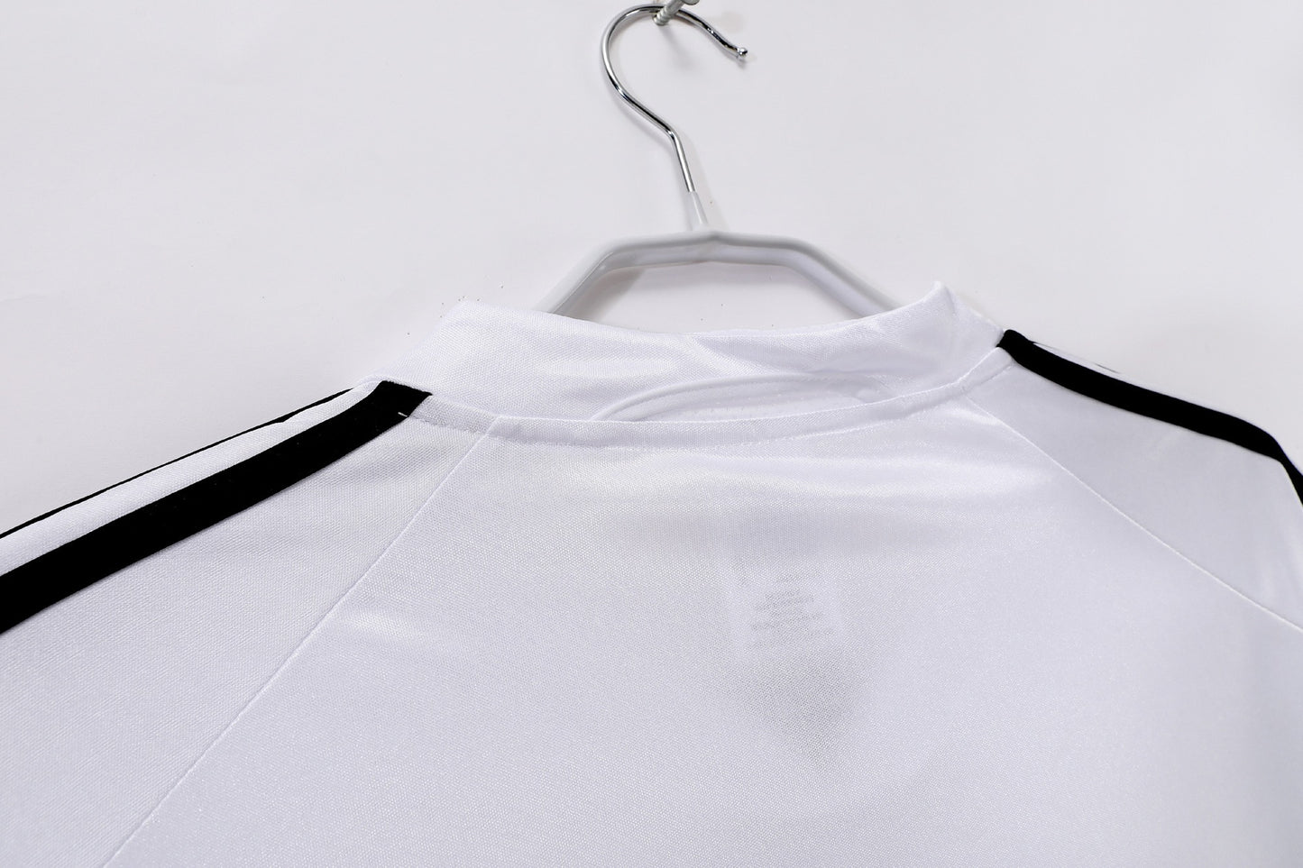 Real Madrid 2004-2005 Home Retro Football Shirt