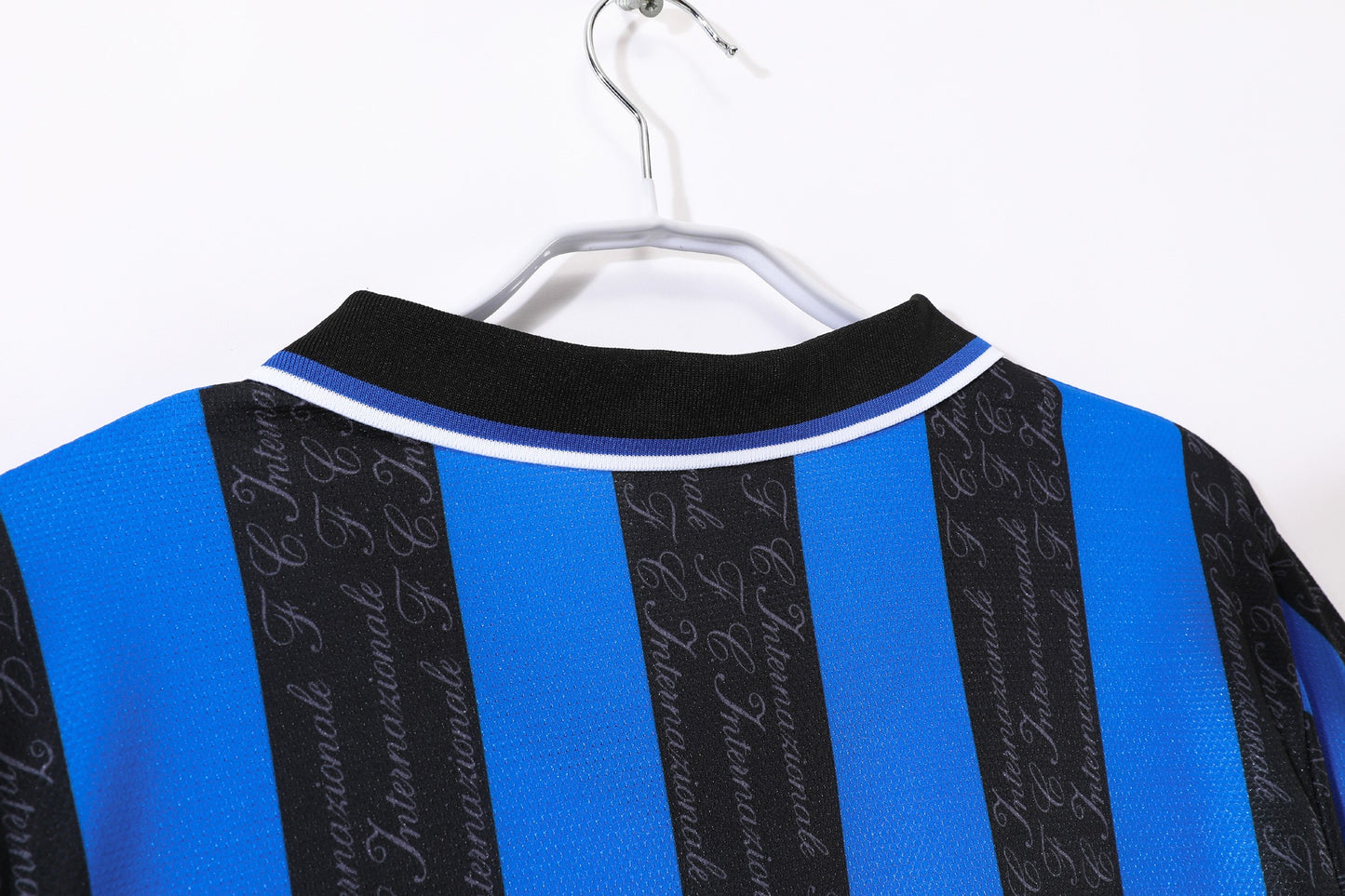 Camiseta de fútbol retro del Inter de Milán 1997-1998 local