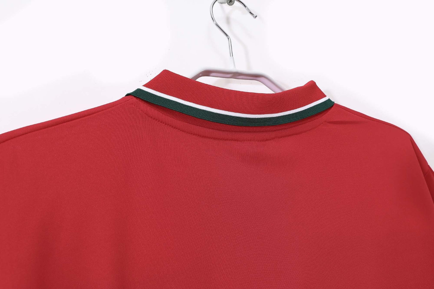 Camiseta de fútbol retro roja de Marruecos 1998