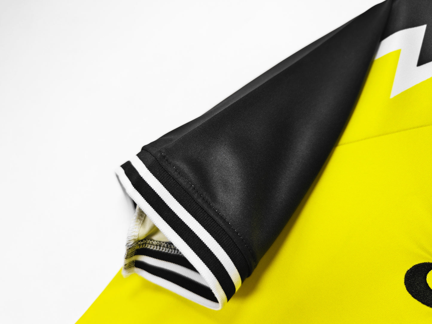 Borussia Dortmund 1995-1996 Home Jersey