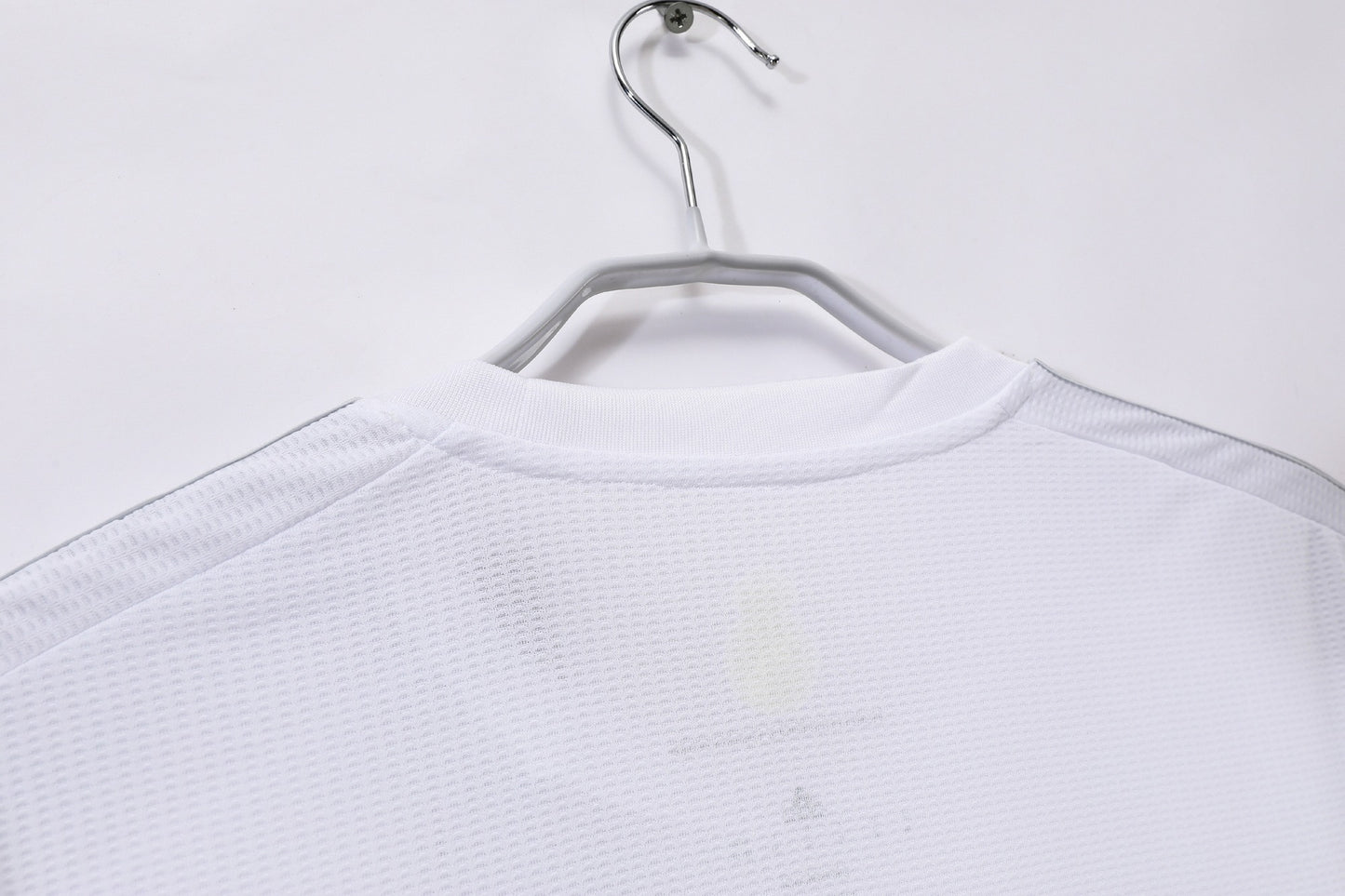 Camiseta de fútbol retro del Real Madrid 2015-2016 local