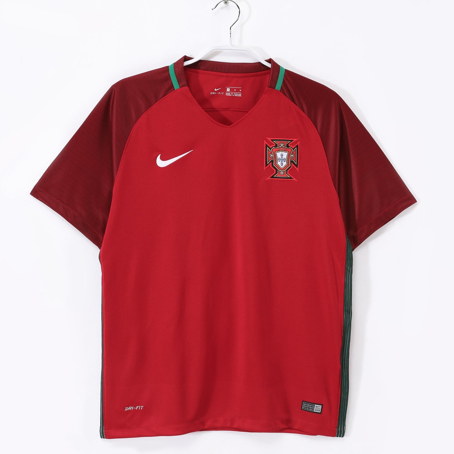 Camiseta de local de Portugal 2016