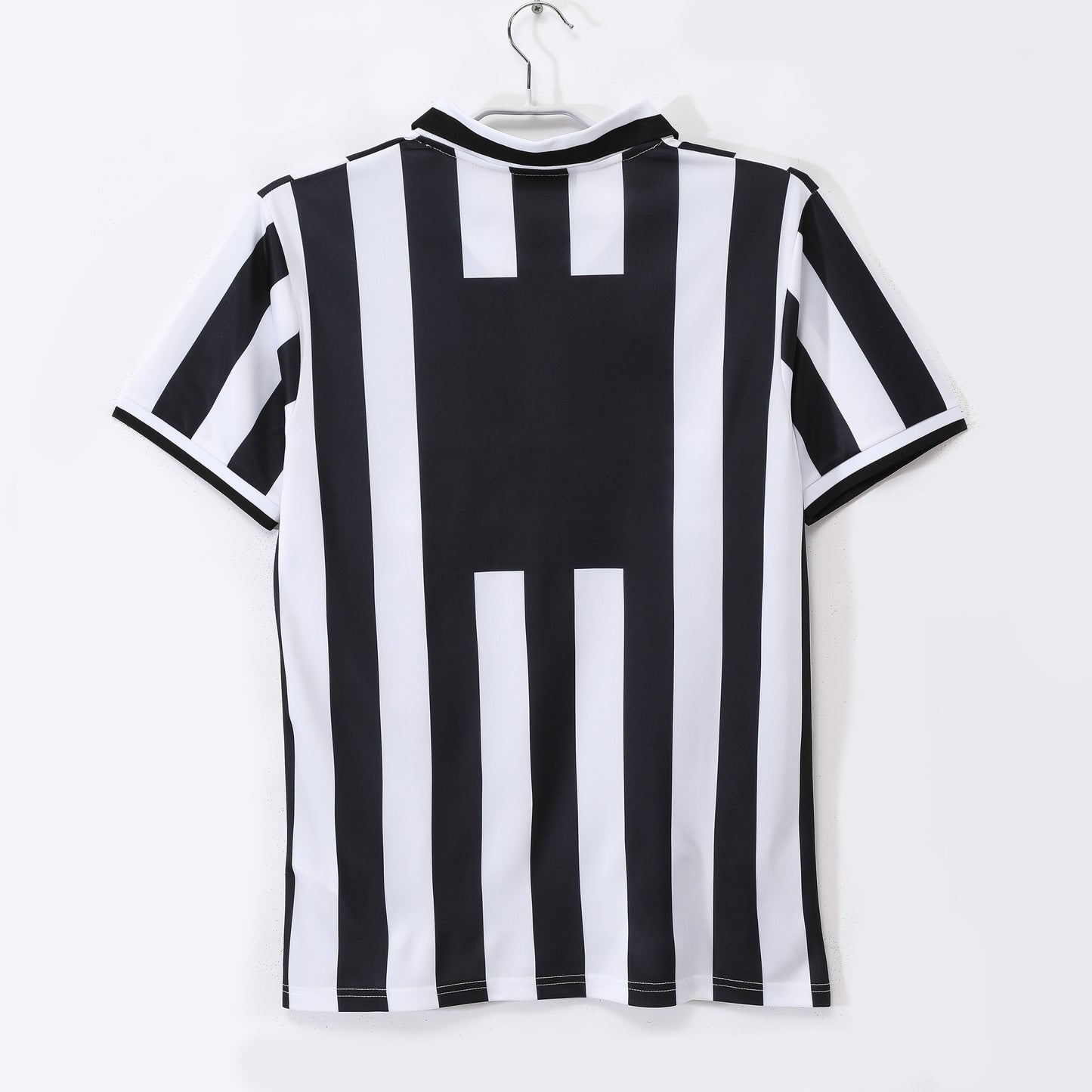 Camiseta de fútbol retro del Juventus 1995-1997 local
