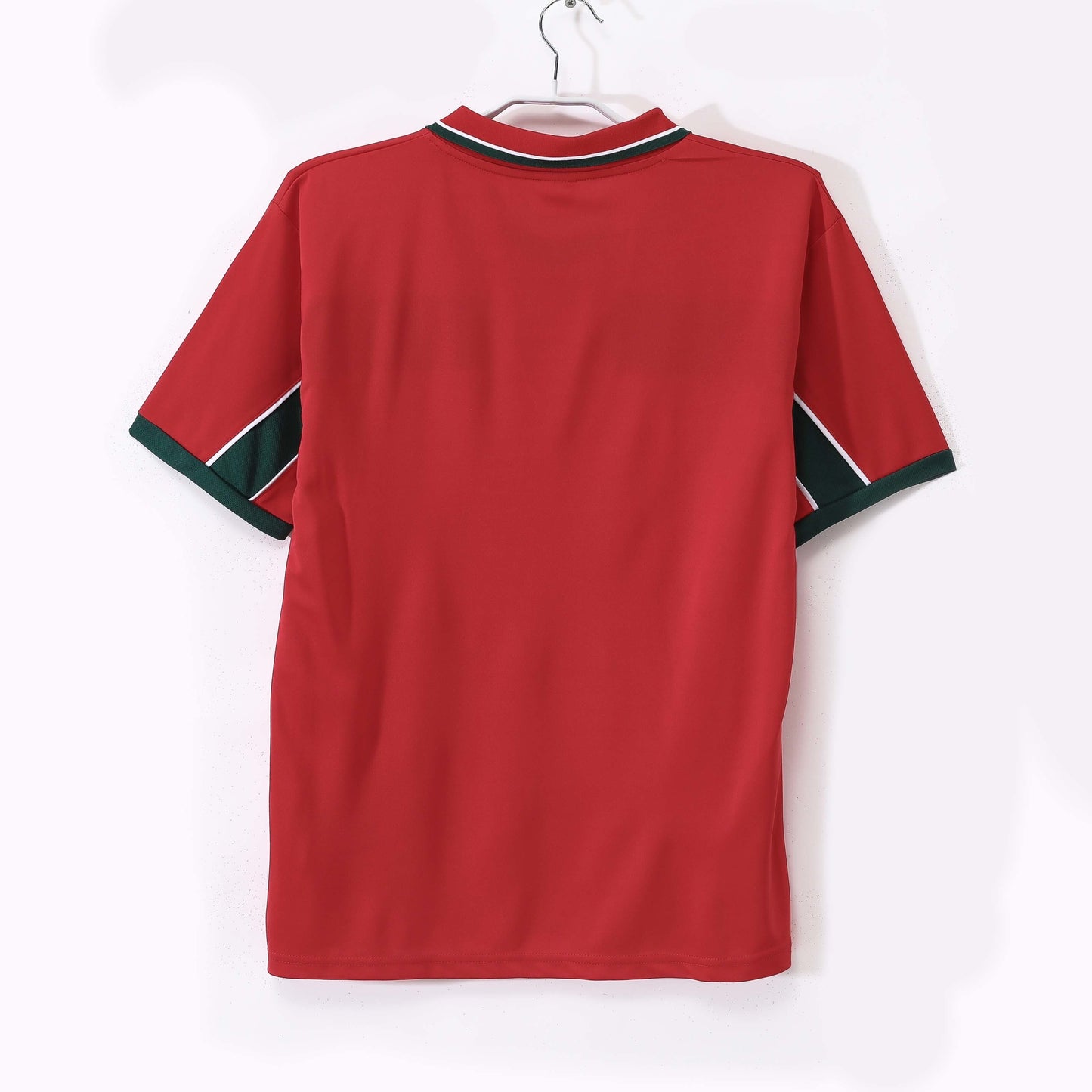 Camiseta de fútbol retro roja de Marruecos 1998