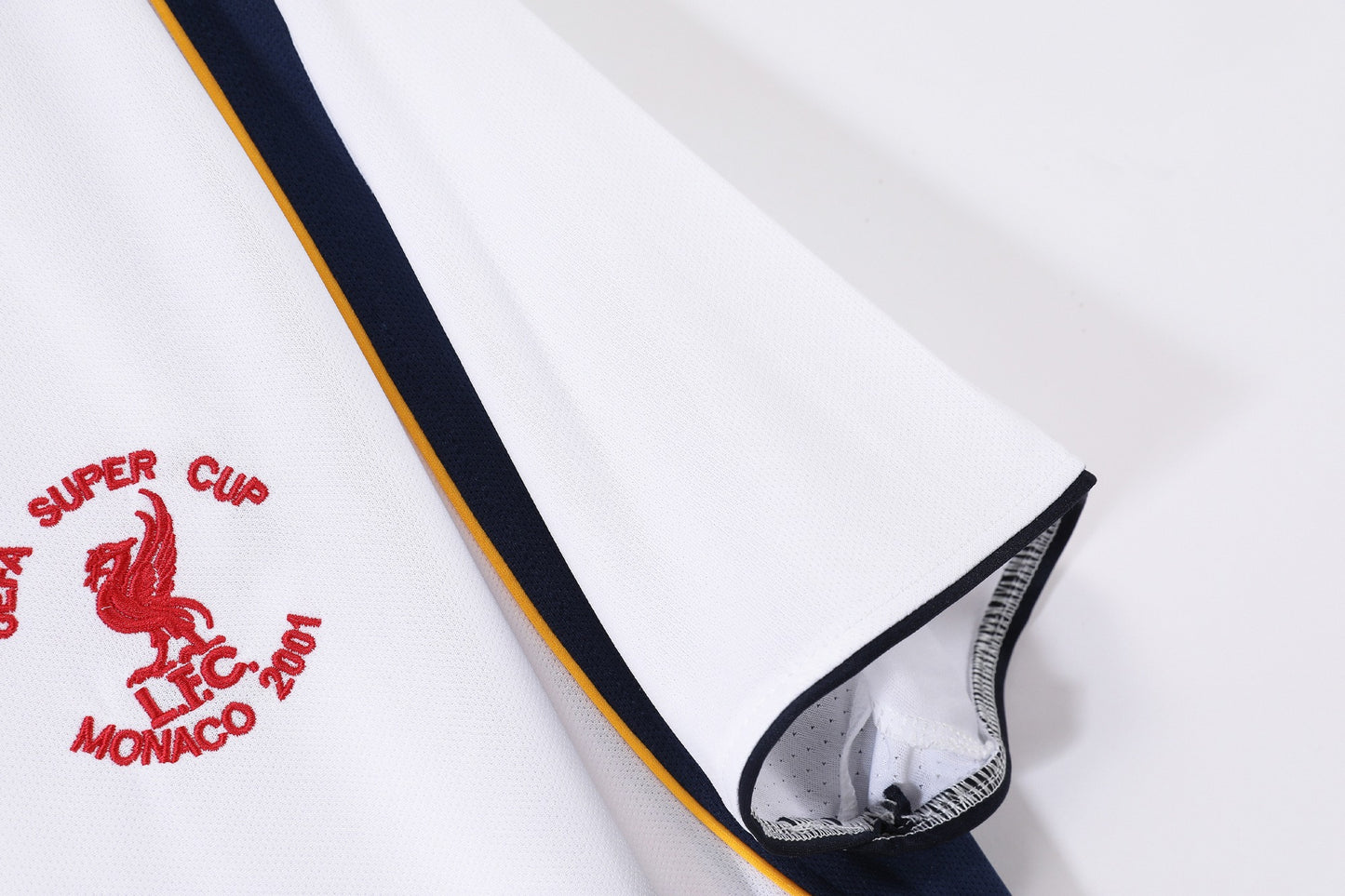 Camiseta retro de fútbol de visitante del Liverpool 2001-2002