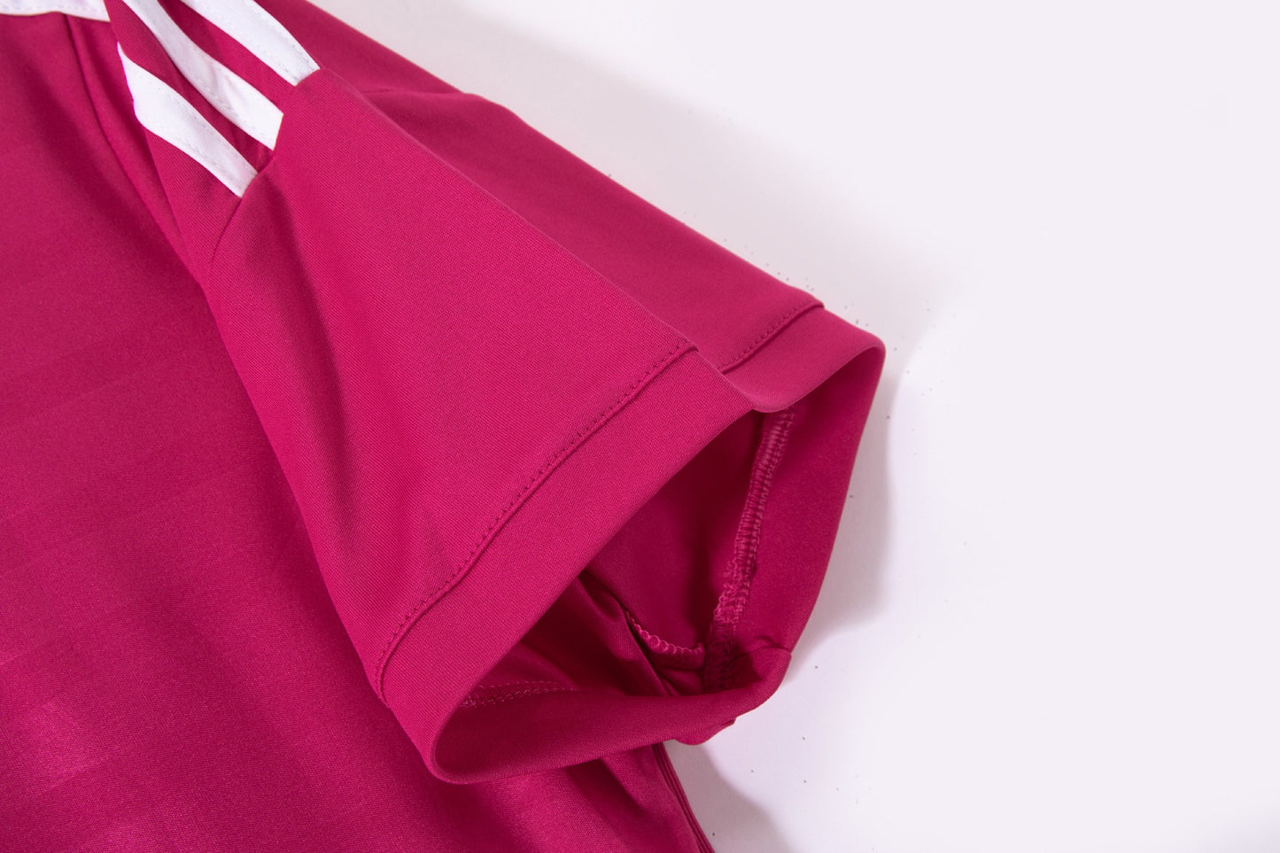 Camiseta de fútbol retro del Real Madrid 2014-2015, segunda equipación, magenta