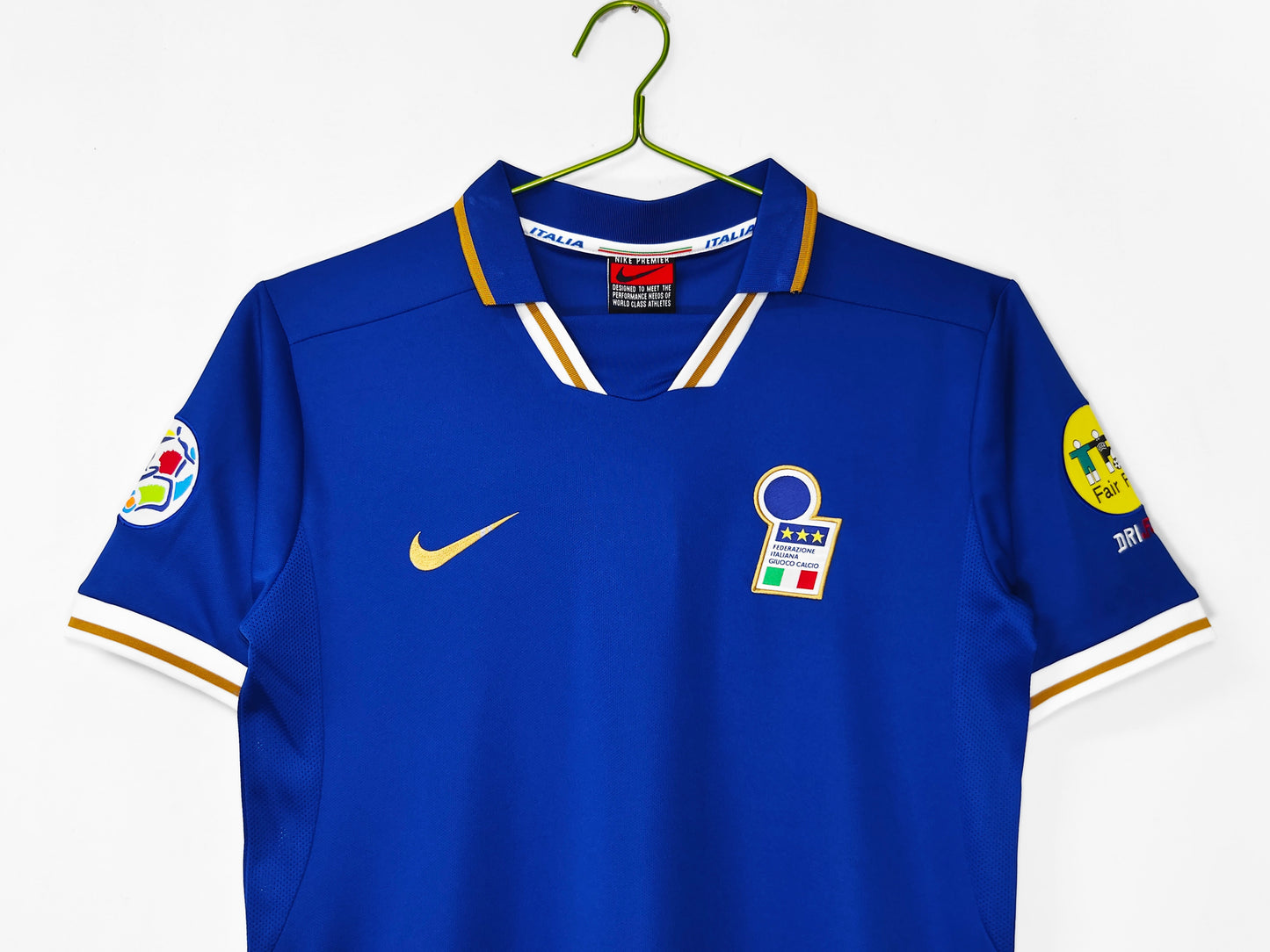 Camiseta local de Italia 1996