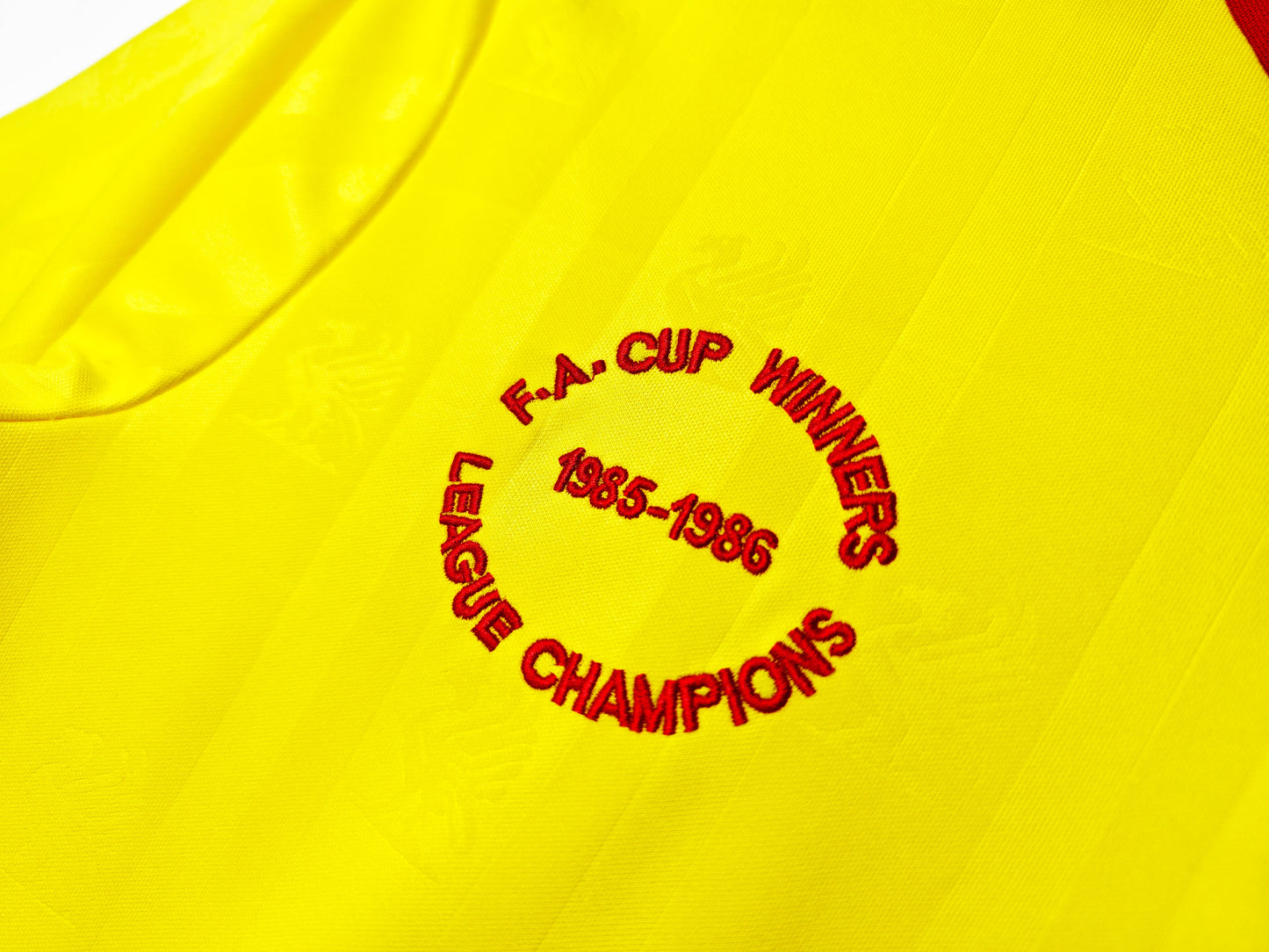 Maillot Jaune Extérieur de Liverpool 1985-1986