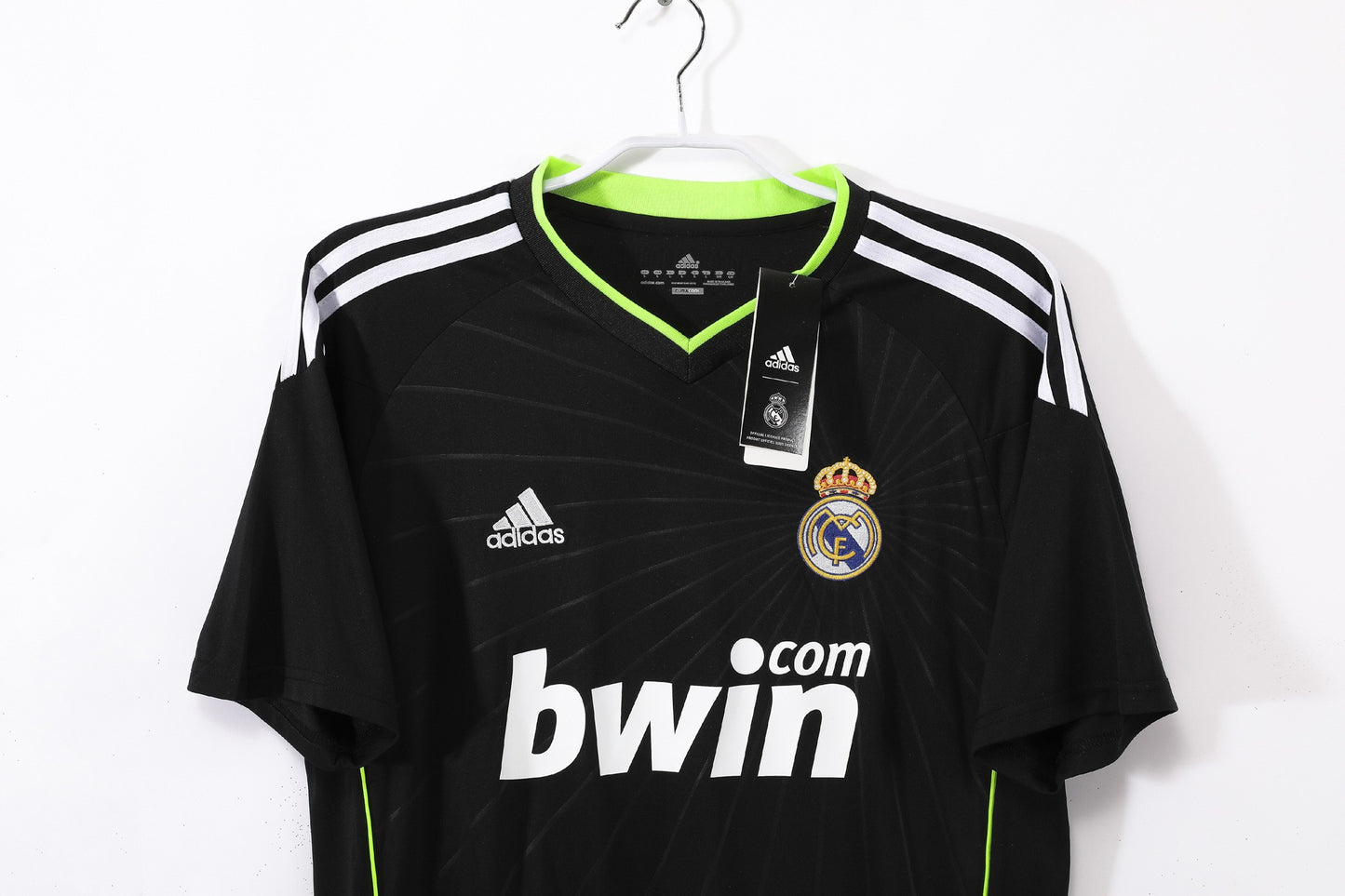 Camiseta de fútbol retro del Real Madrid 2010-2011 visitante