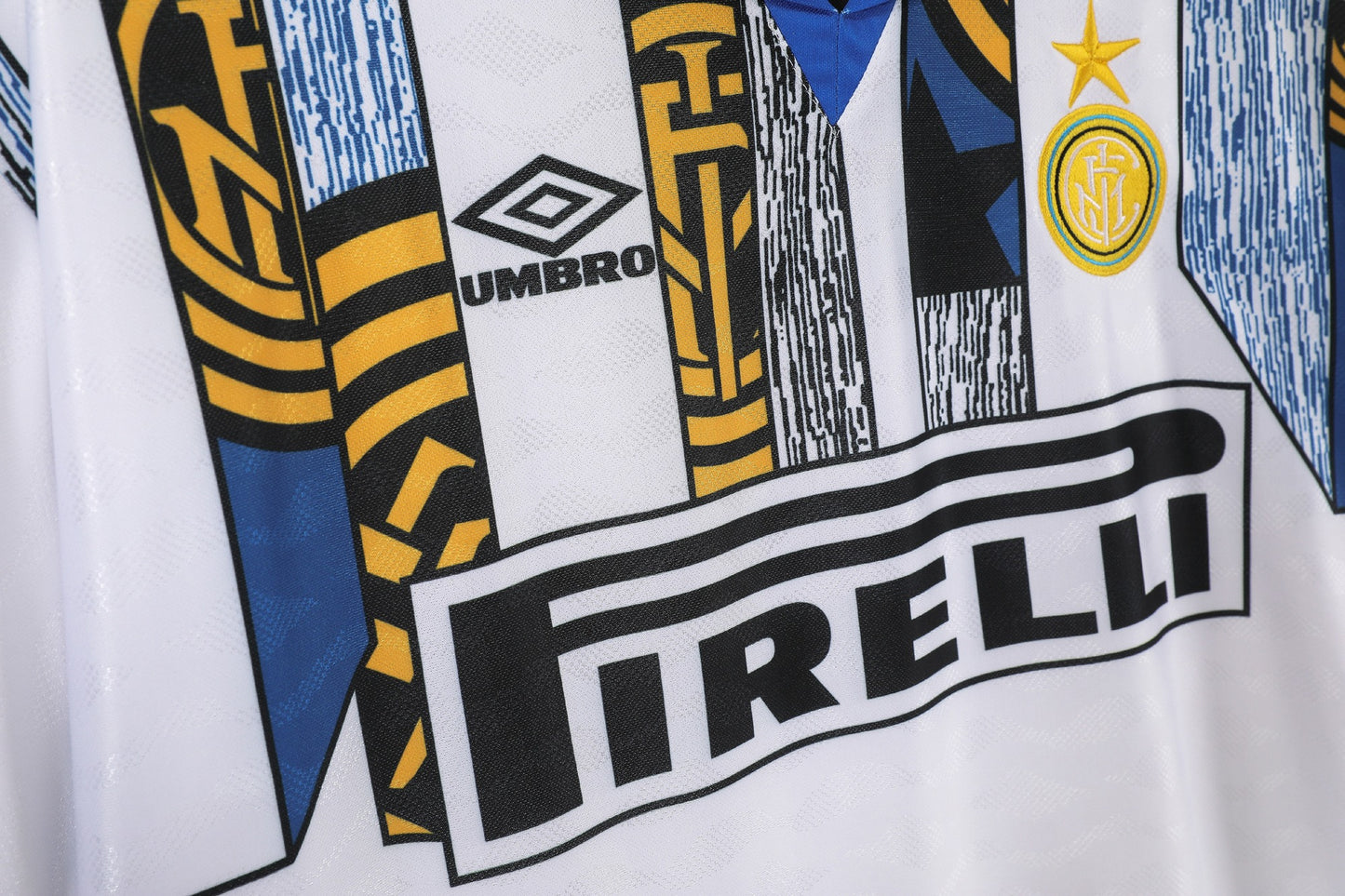 Camiseta de fútbol retro del Inter de Milán 1995-1996 visitante
