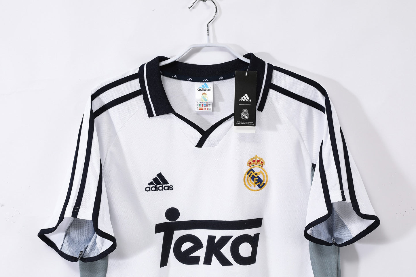 Camiseta de fútbol retro del Real Madrid 2000-2001 local