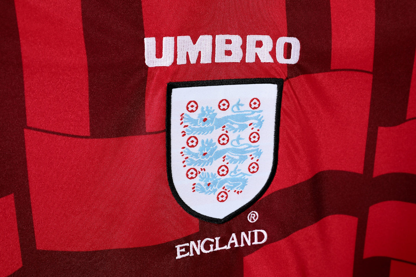 England 1998 Away Retro Football Shirt
