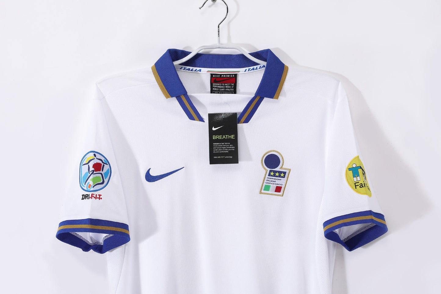 Camiseta de fútbol retro de Italia 1996 (visitante)
