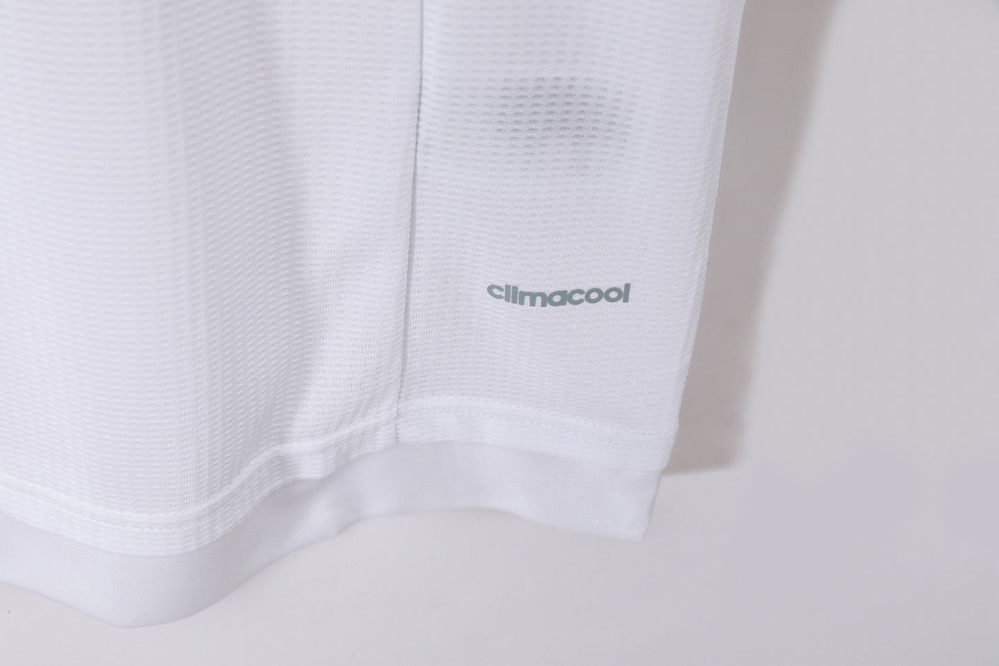 Camiseta de fútbol retro del Real Madrid 2015-2016 local