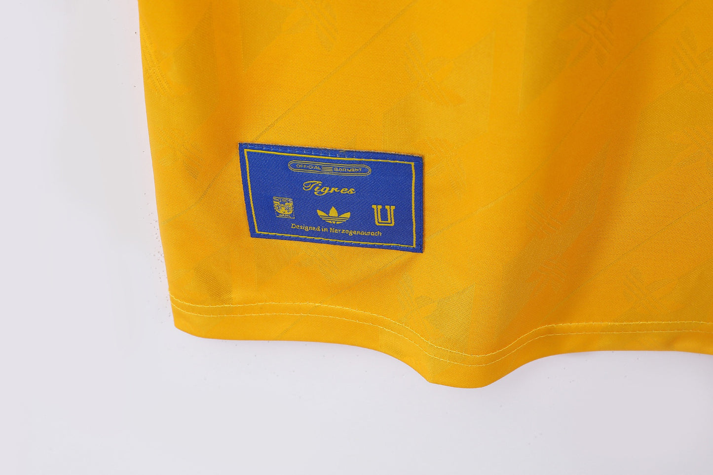 Camiseta de local del 65 aniversario de Tigres 2010