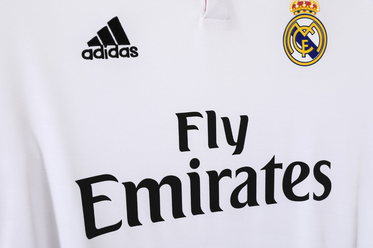 Camiseta retro de fútbol local del Real Madrid 2014-2015