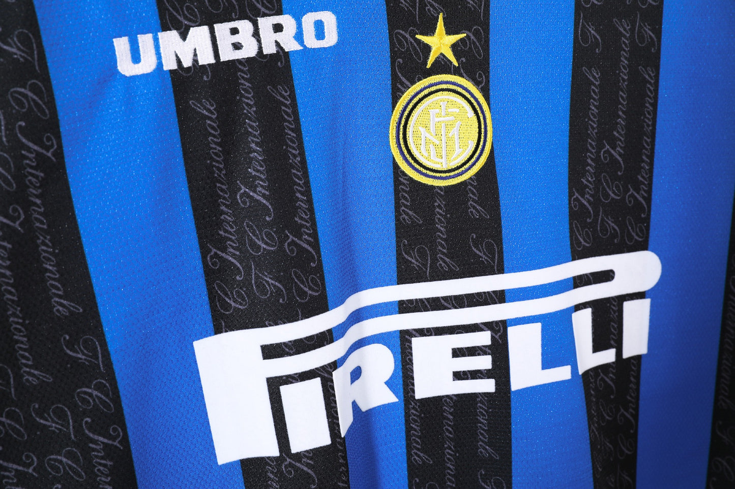 Camiseta de fútbol retro del Inter de Milán 1997-1998 local