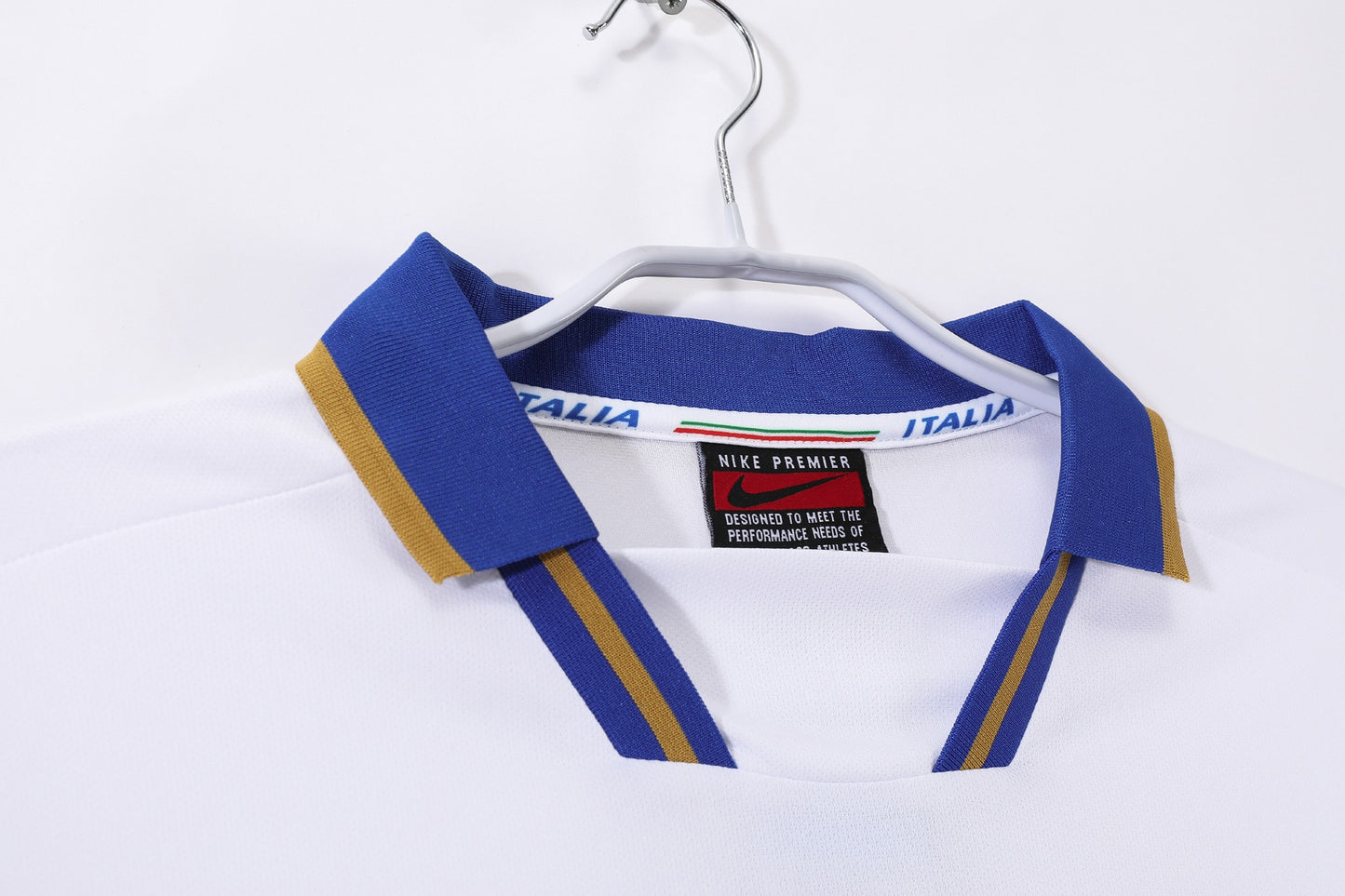 Camiseta de fútbol retro de Italia 1996 (visitante)