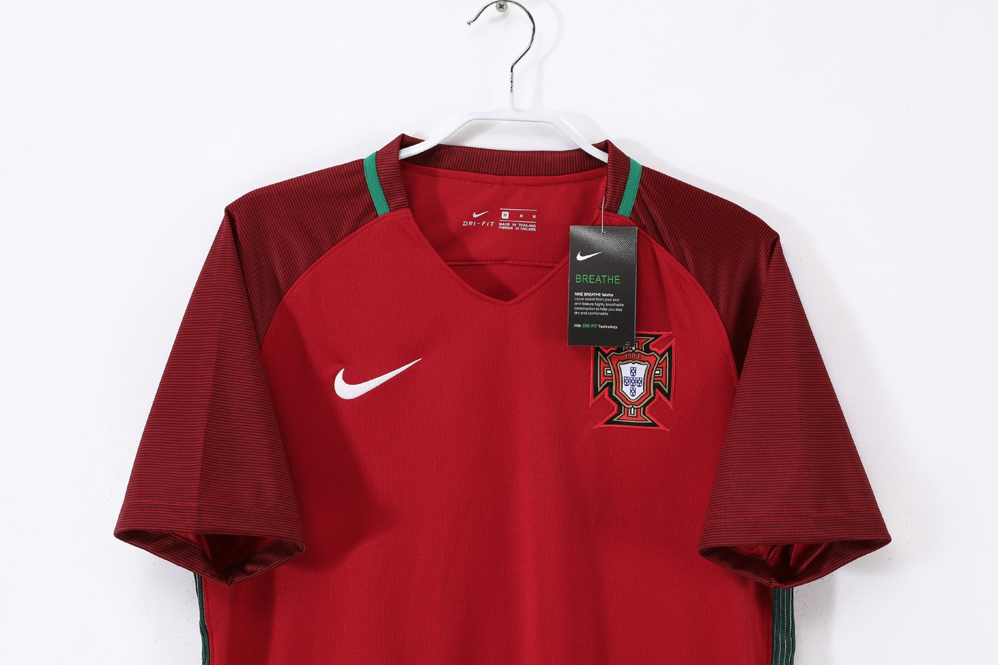 Camiseta de local de Portugal 2016