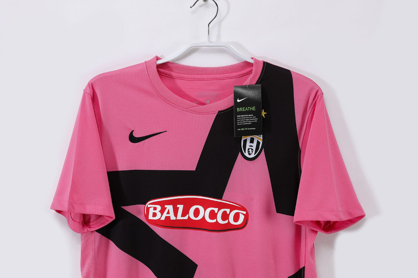 Camiseta Rosa de Visitante de la Juventus 2011-2012