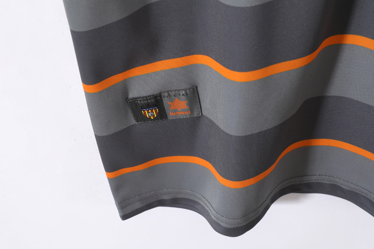 Valencia 1999-2000 Second Away Retro Football Shirt