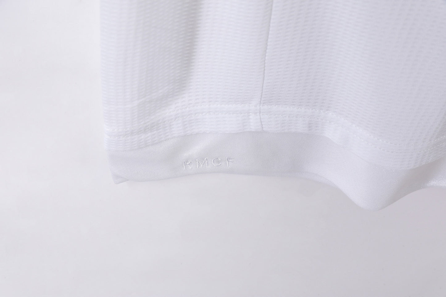 Camiseta de fútbol retro del Real Madrid 2015-2016 local