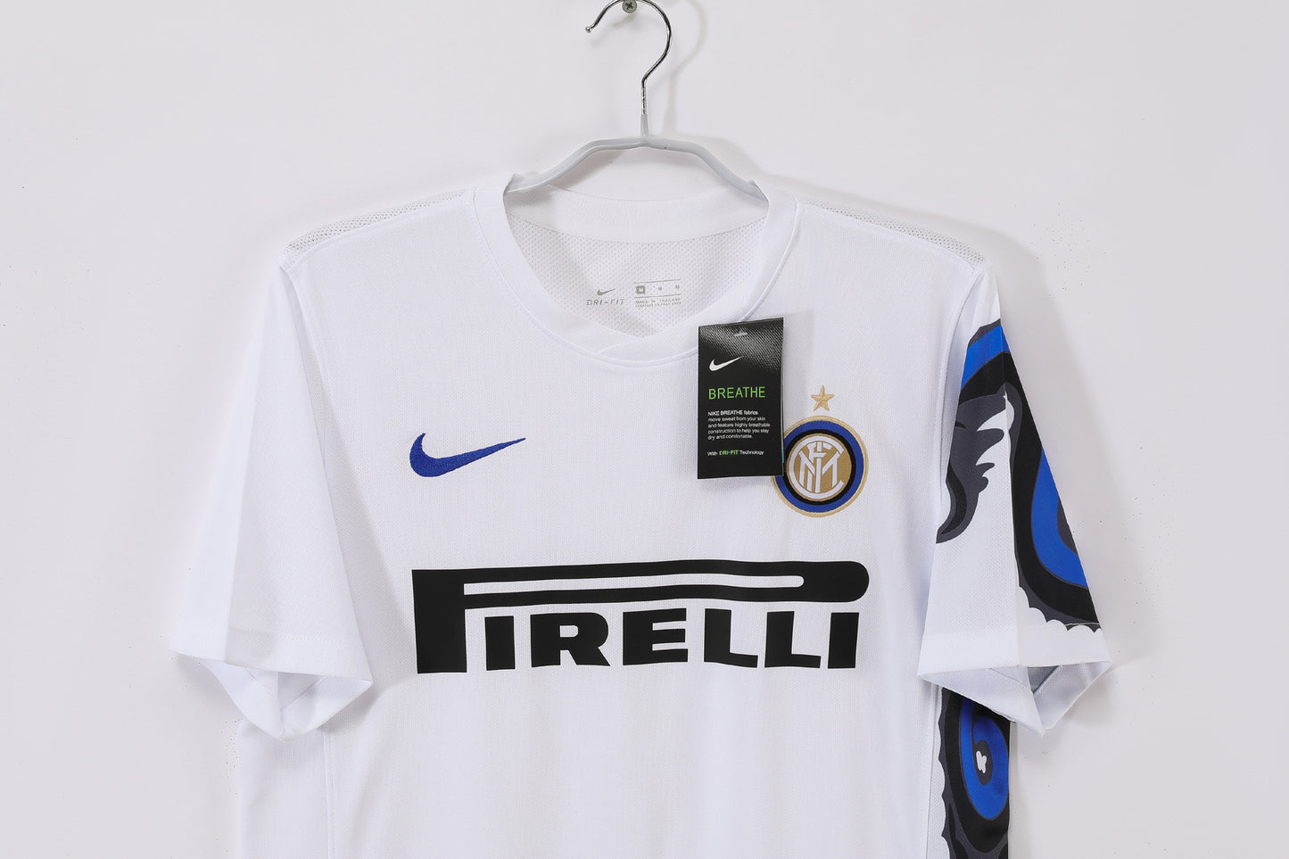 Camiseta blanca de visitante del Inter de Milán 2010-2011