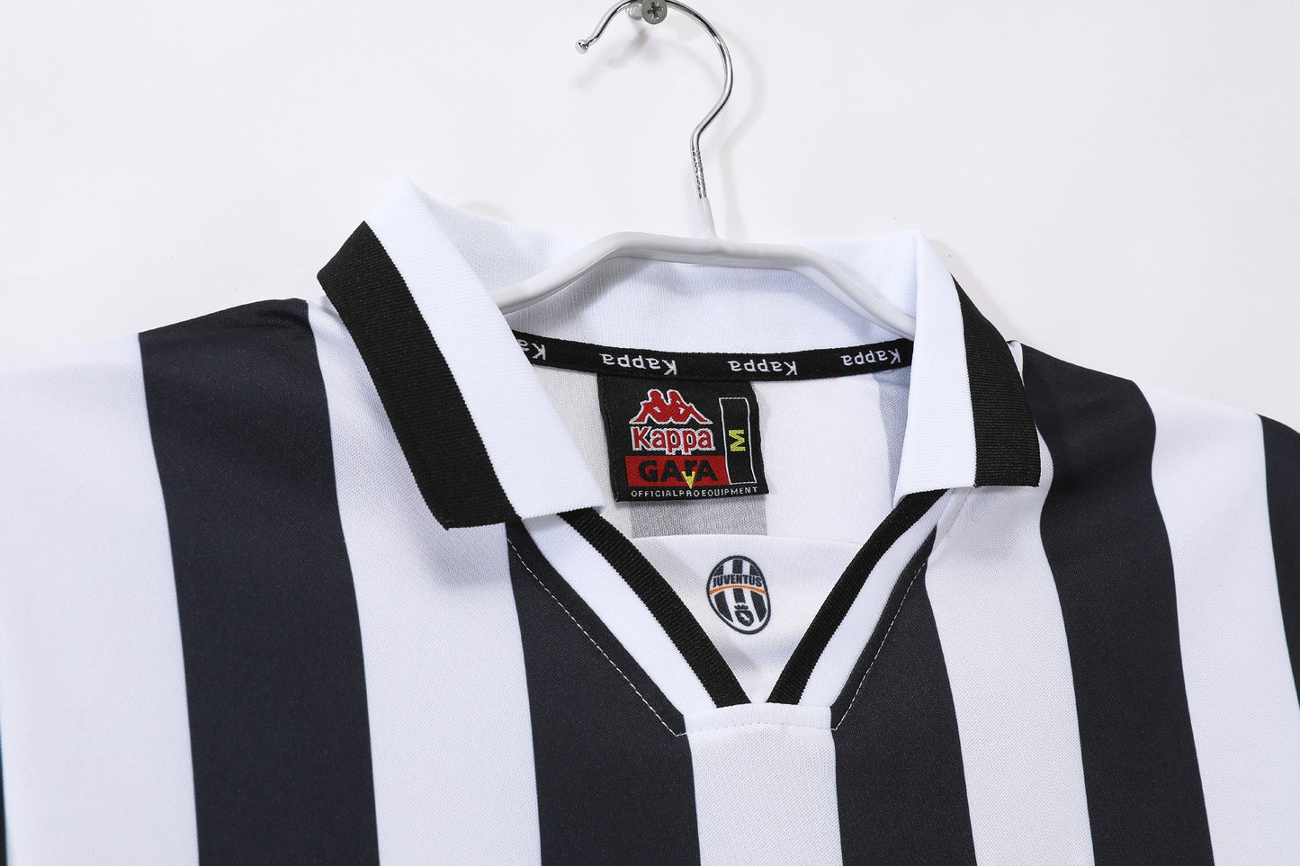 Camiseta de fútbol retro del Juventus 1995-1997 local
