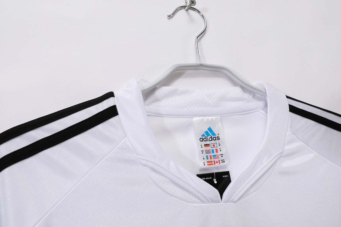 Real Madrid 2004-2005 Home Retro Football Shirt
