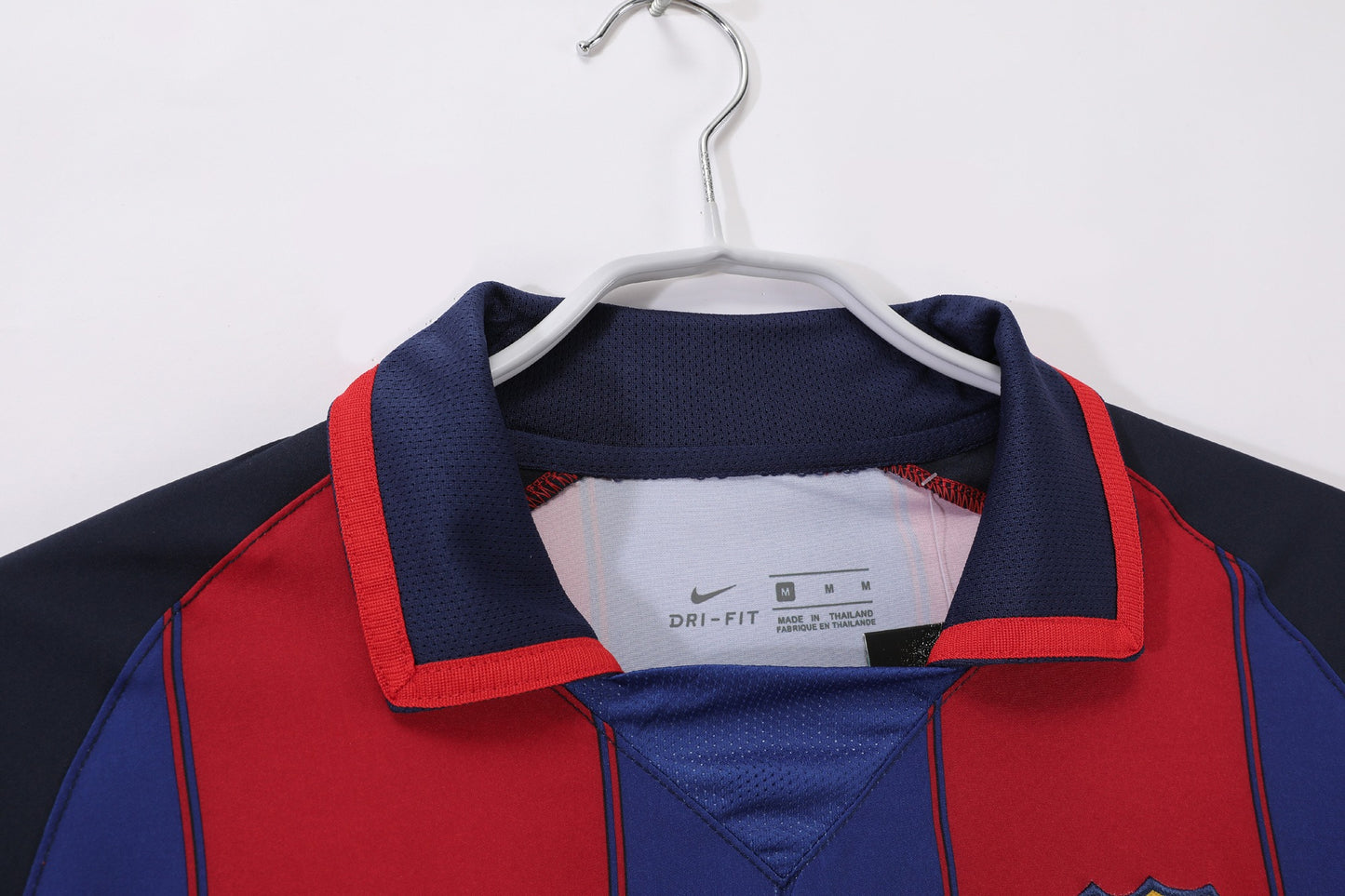 Barcelona 2003-2004 Home Retro Football Shirt