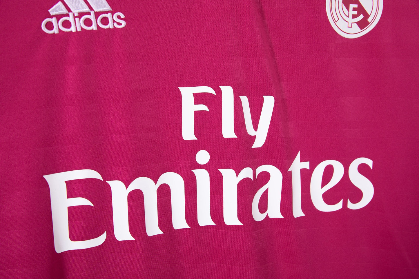 Camiseta de fútbol retro del Real Madrid 2014-2015, segunda equipación, magenta