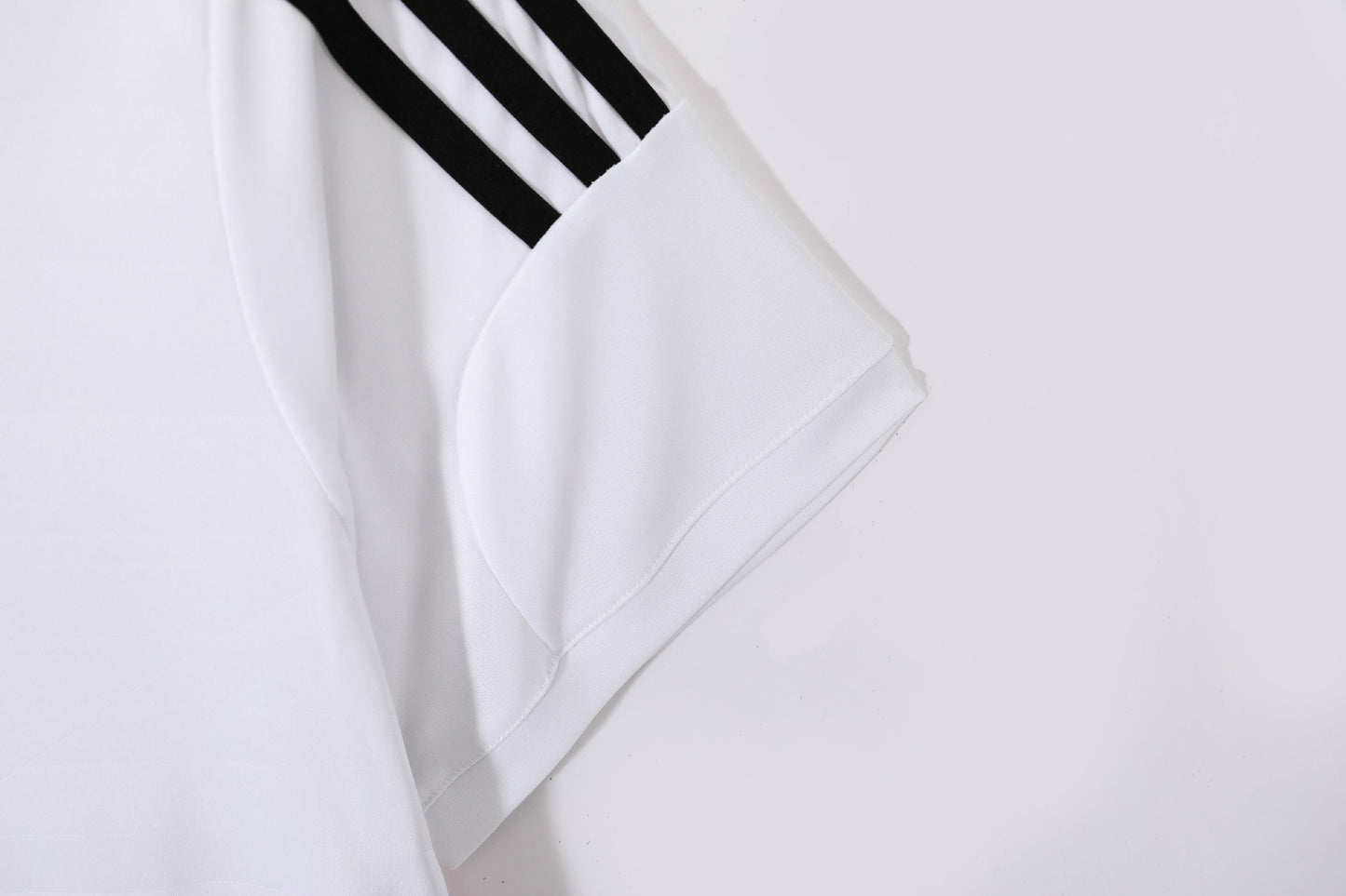 Camiseta retro de fútbol local del Real Madrid 2014-2015