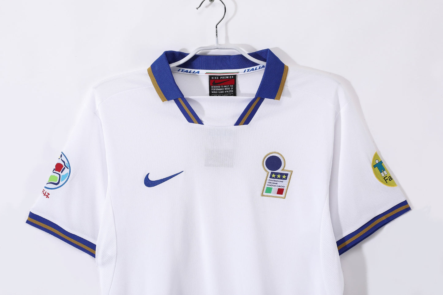 Camiseta de fútbol retro de Italia 1996 (visitante)