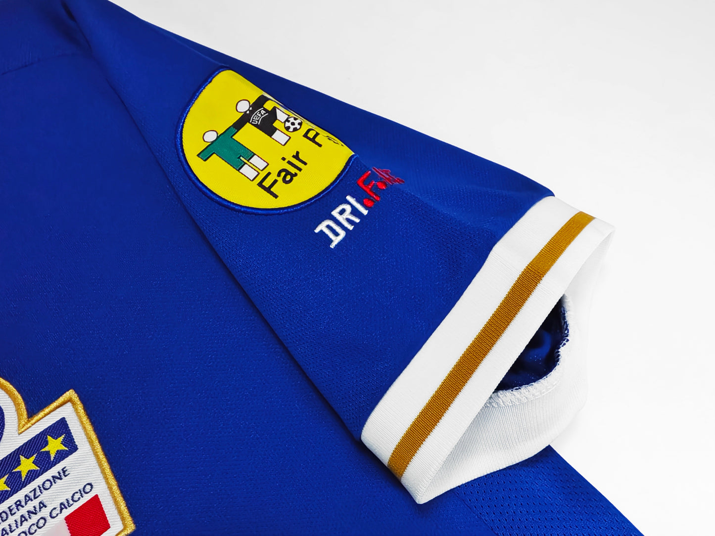 Camiseta local de Italia 1996