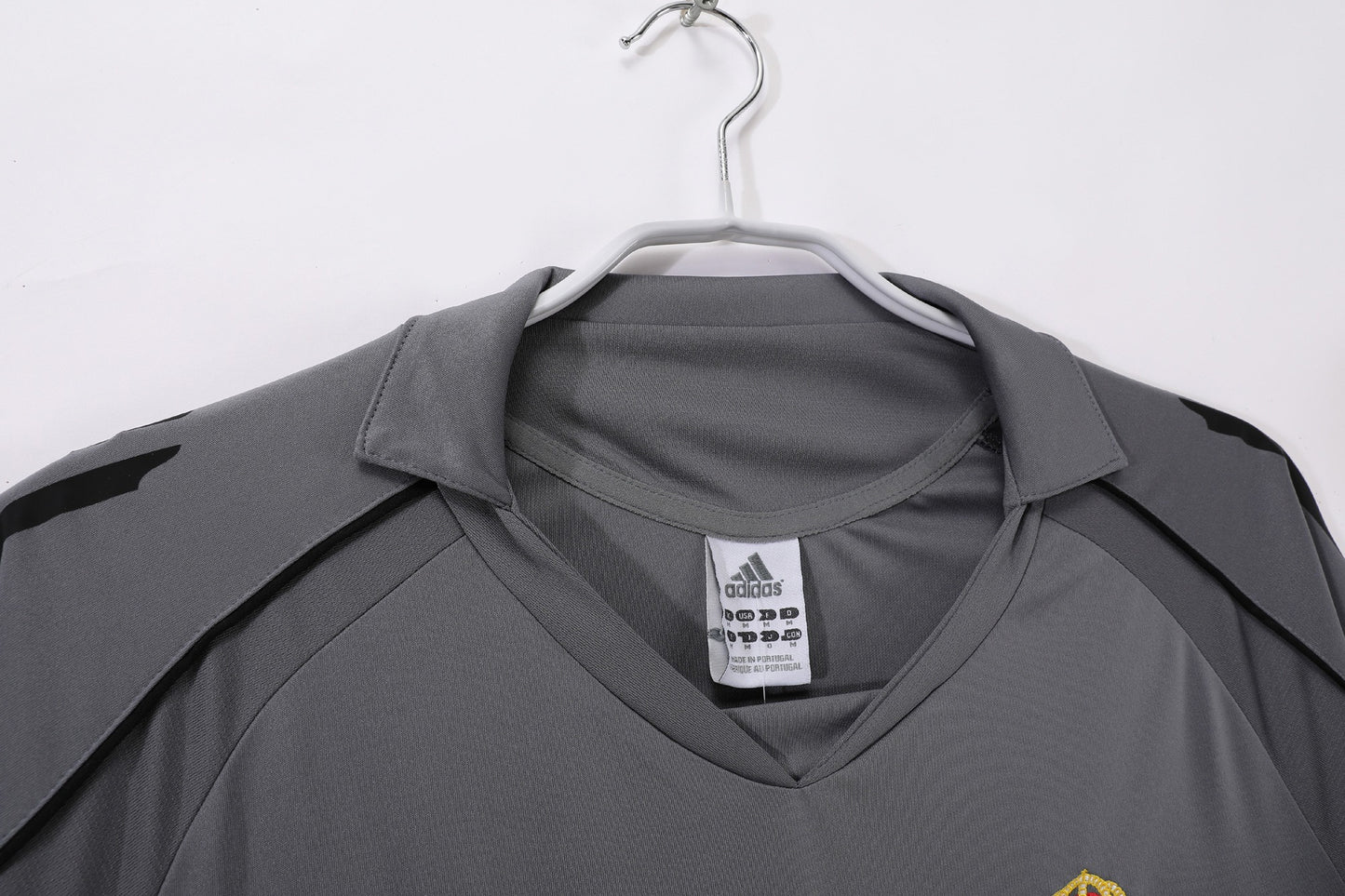 Real Madrid 2005-2006 Second Away Retro Football Shirt