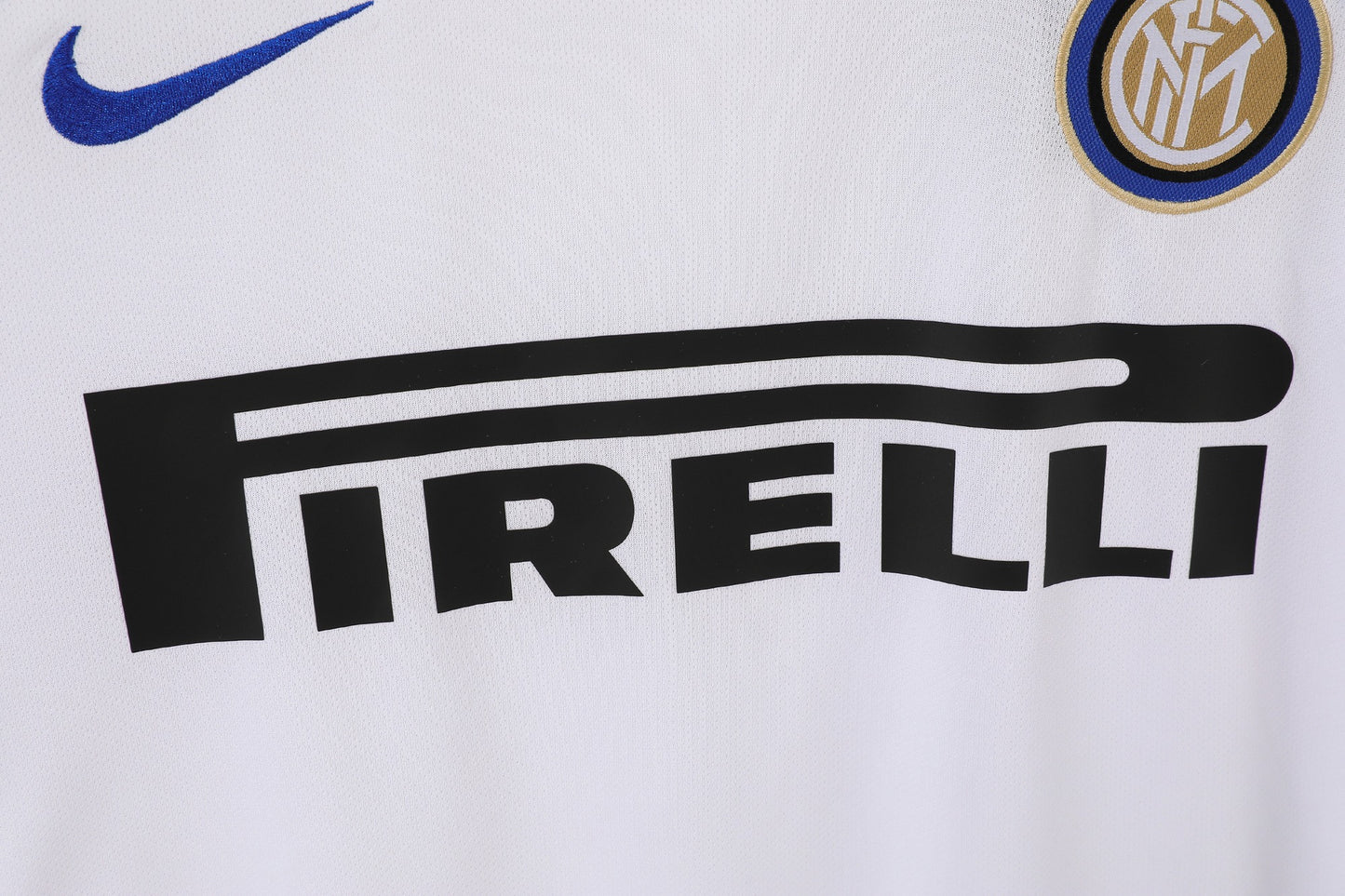 Camiseta blanca de visitante del Inter de Milán 2010-2011