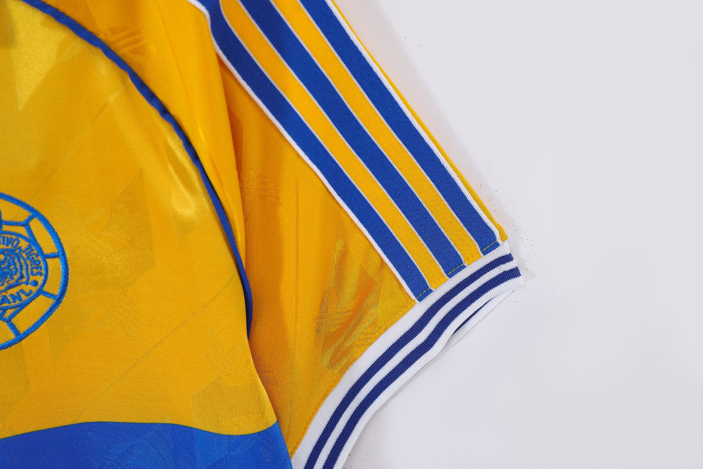 Camiseta de local del 65 aniversario de Tigres 2010