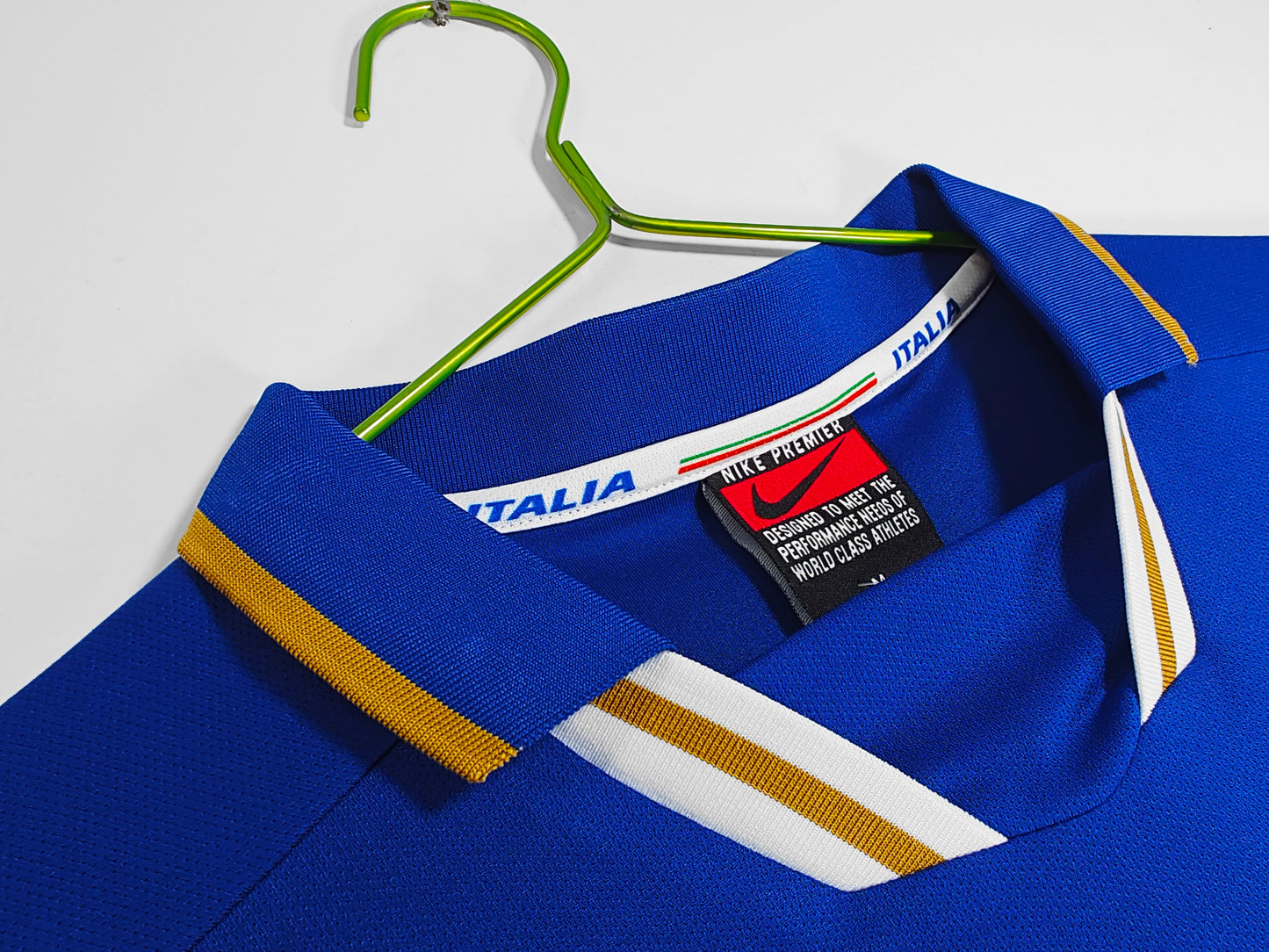 Camiseta local de Italia 1996