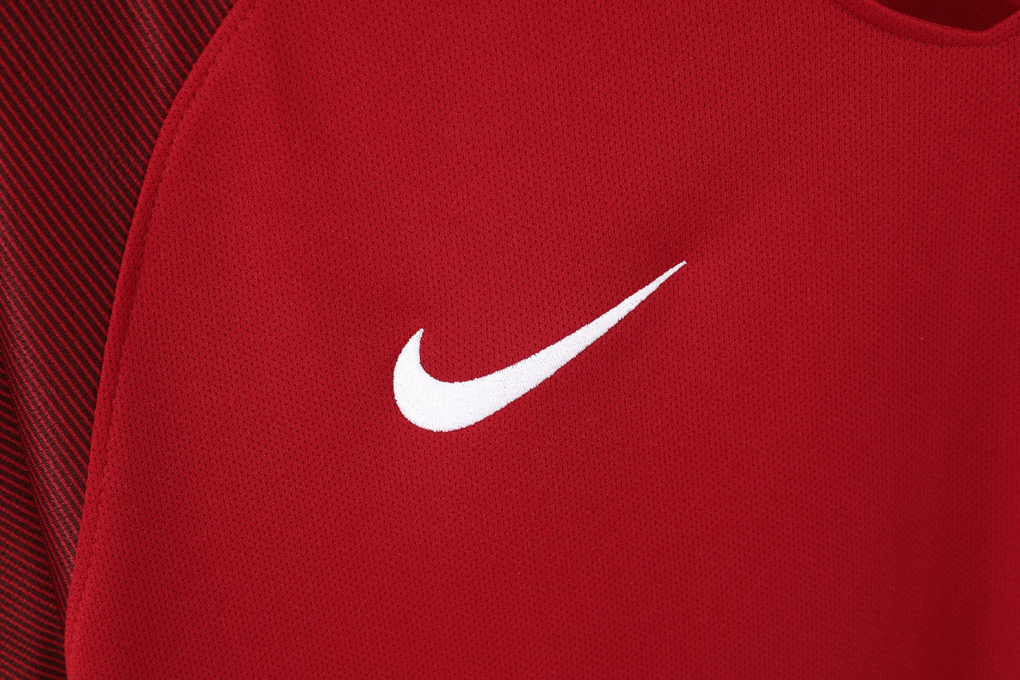 Camiseta de local de Portugal 2016