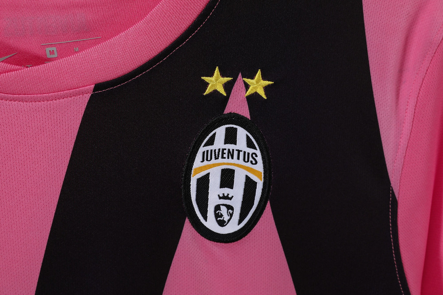 Camiseta Rosa de Visitante de la Juventus 2011-2012