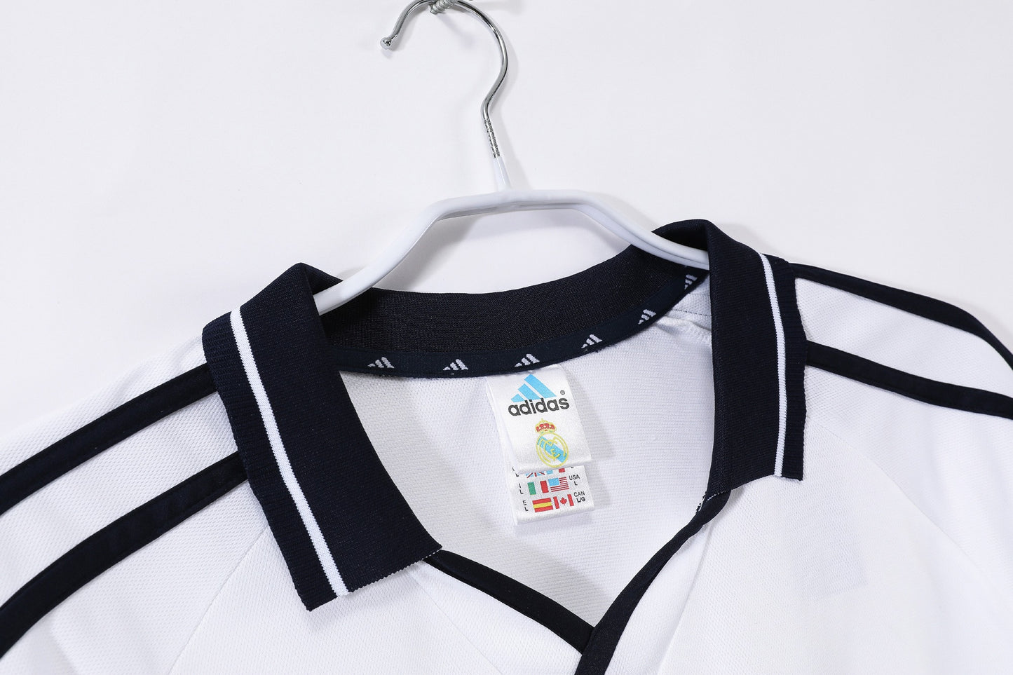 Camiseta de fútbol retro del Real Madrid 2000-2001 local