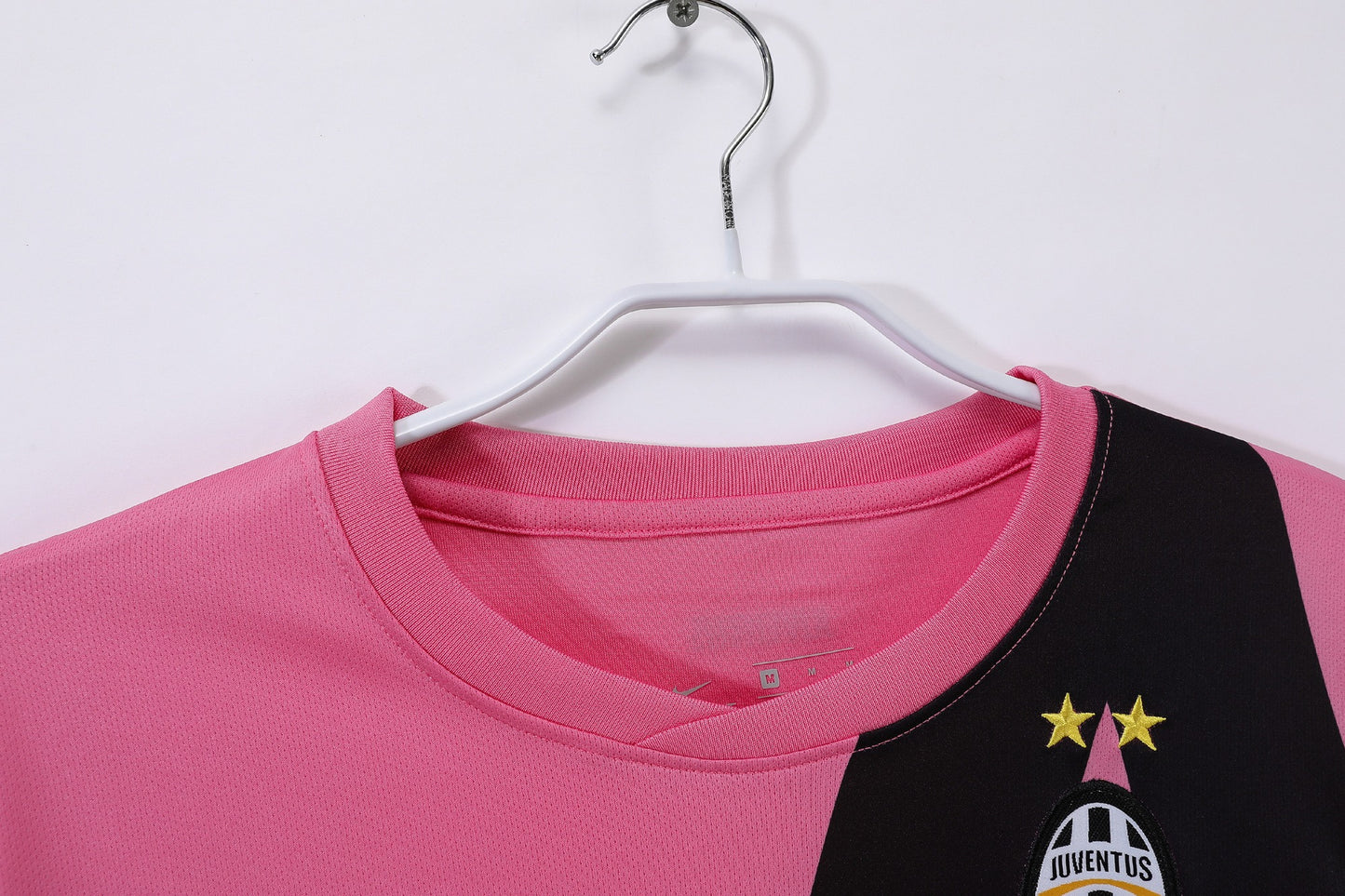 Camiseta Rosa de Visitante de la Juventus 2011-2012