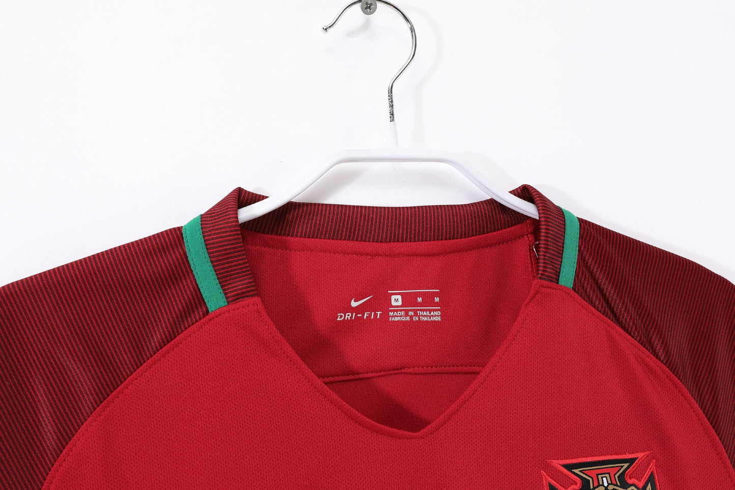Camiseta de local de Portugal 2016